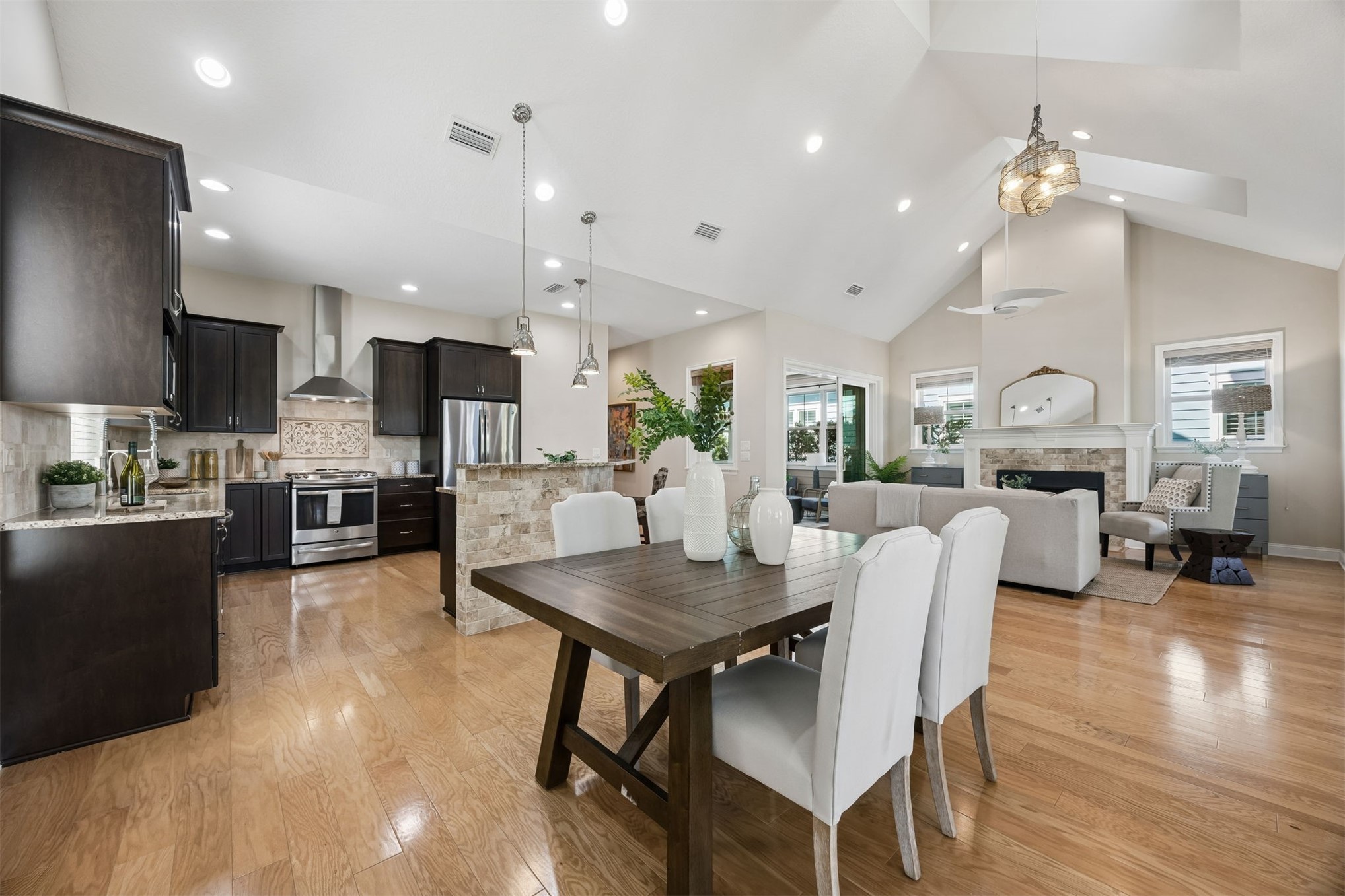 1567 OLMSTED LANE