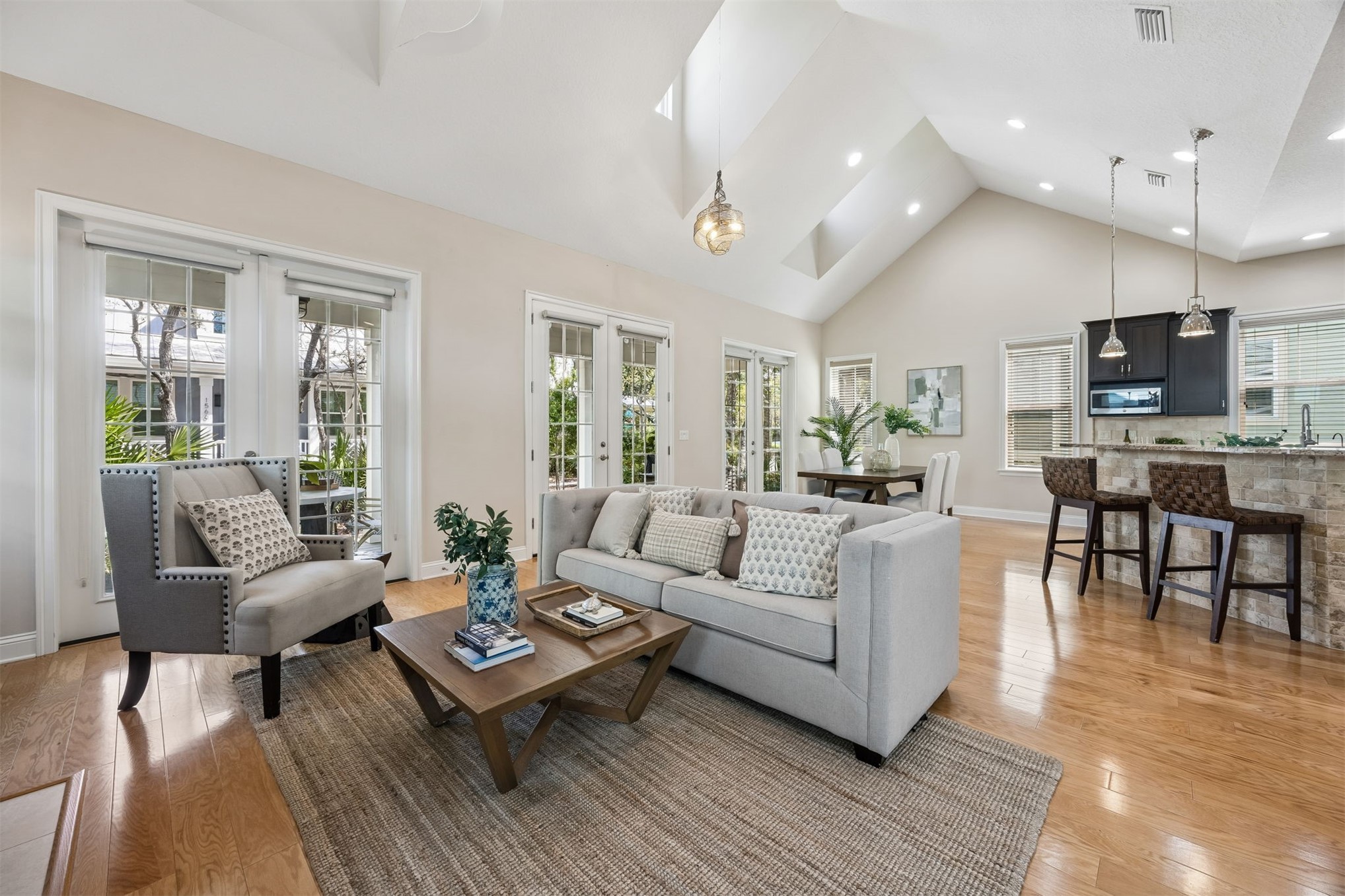 1567 OLMSTED LANE