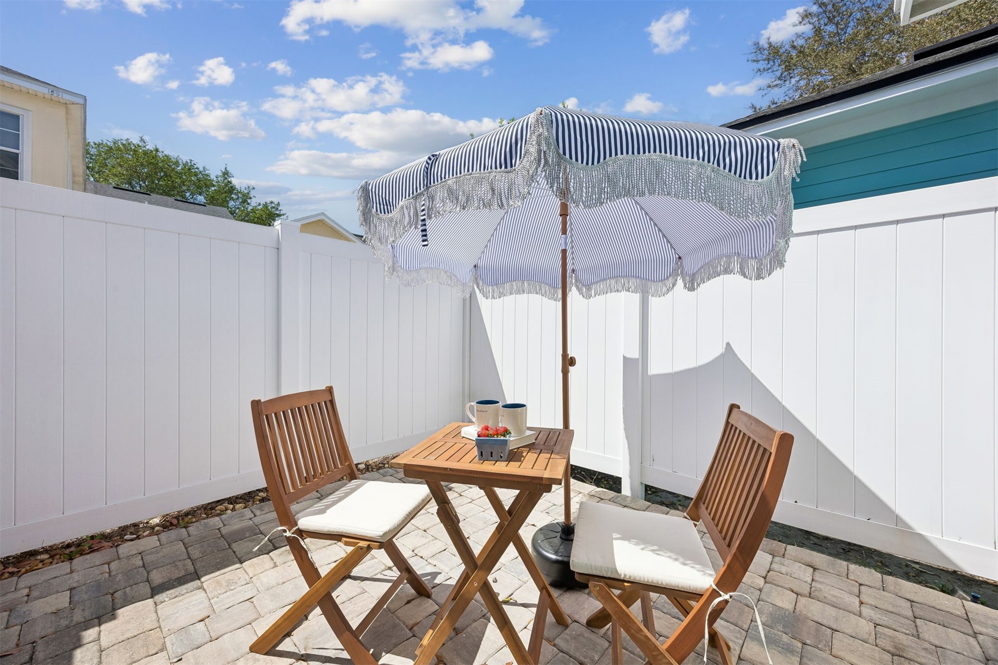 1567 OLMSTED LANE