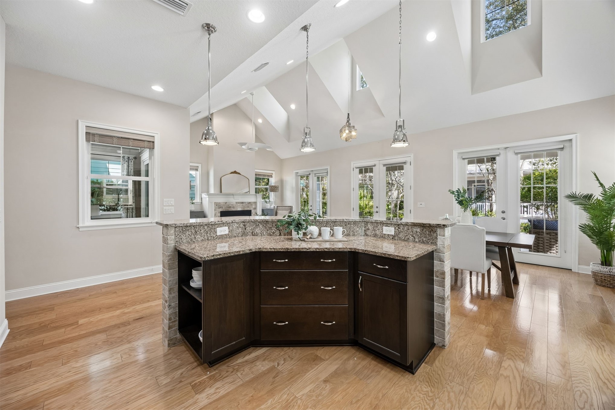 1567 OLMSTED LANE