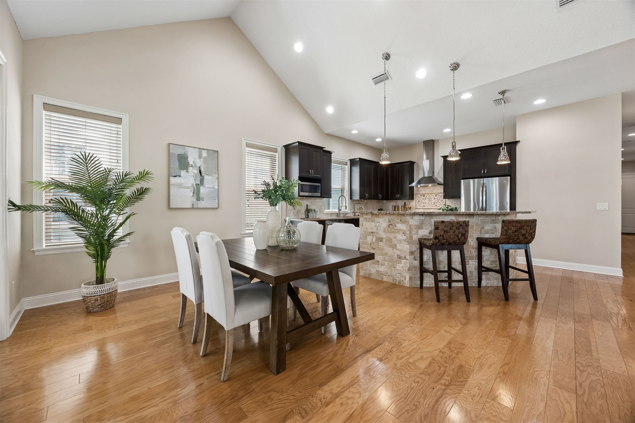 1567 OLMSTED LANE