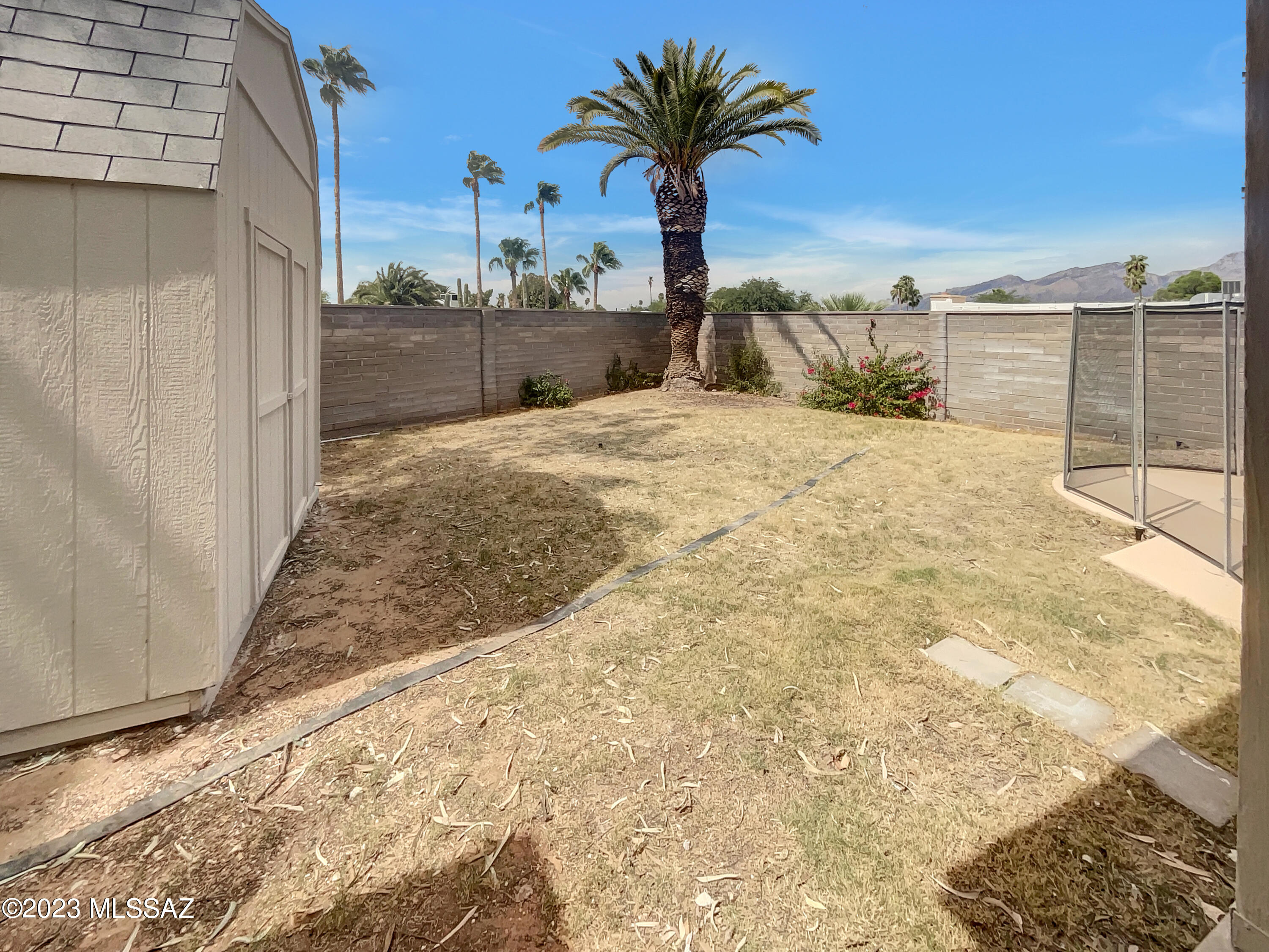 8995 E Holmes Street