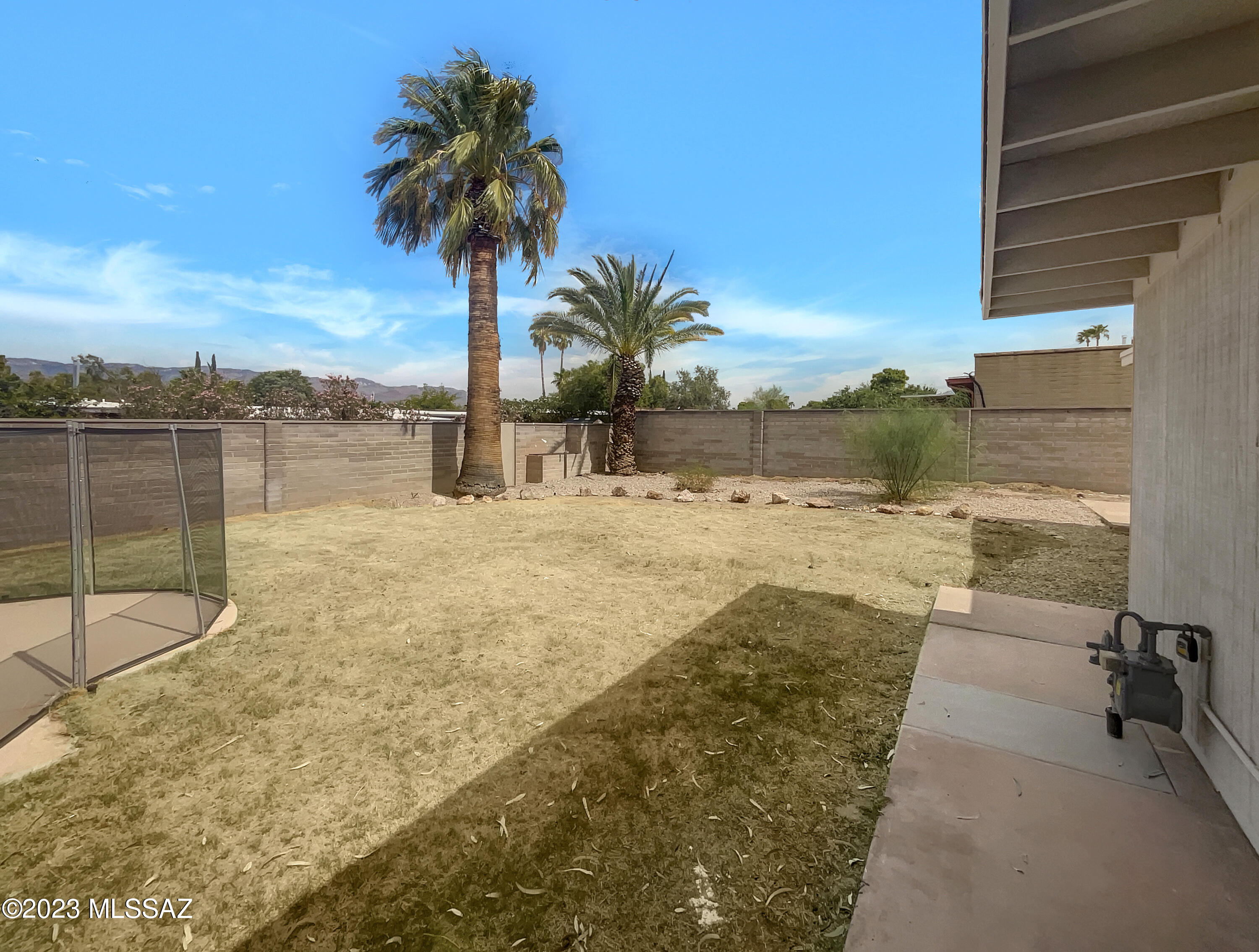 8995 E Holmes Street