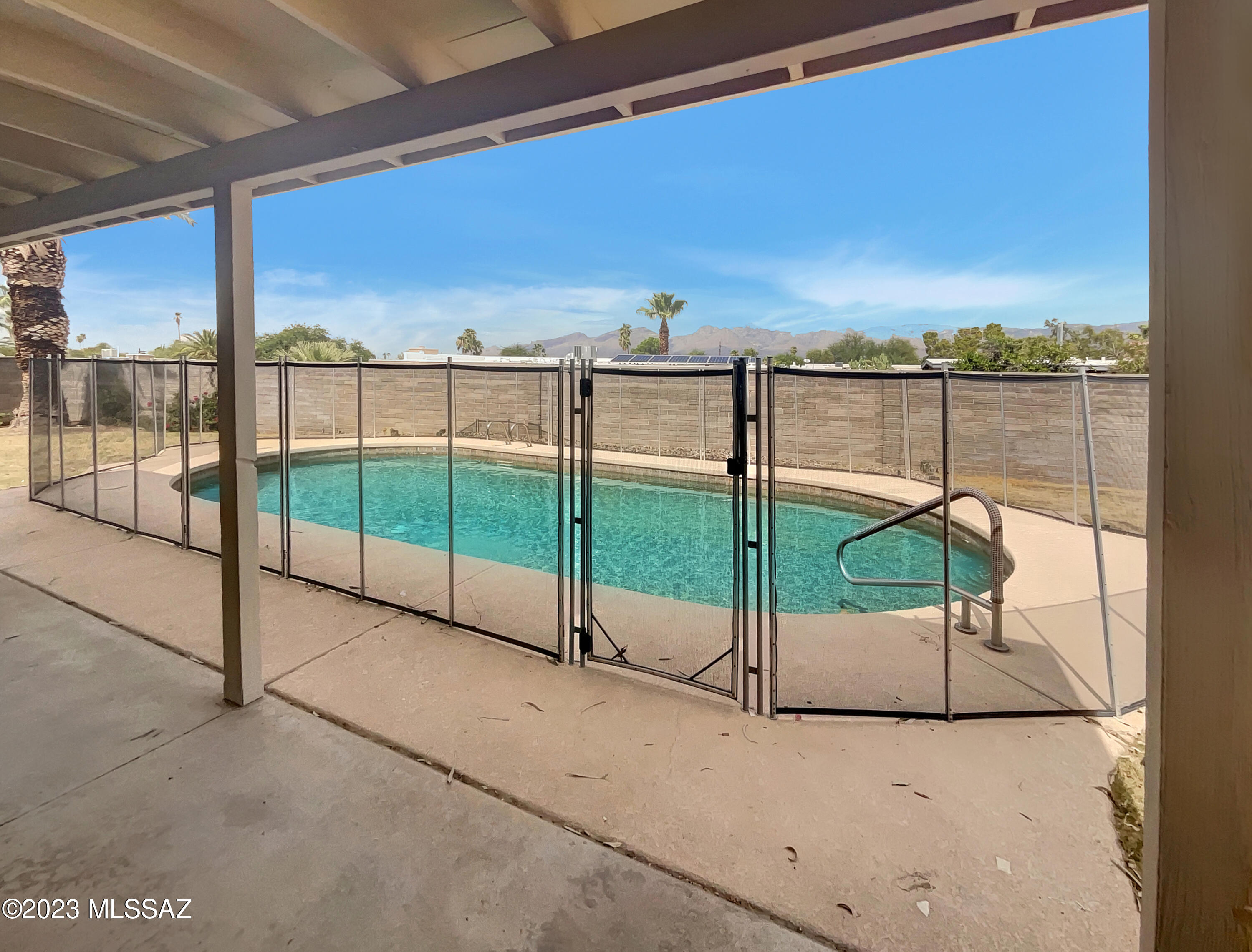 8995 E Holmes Street