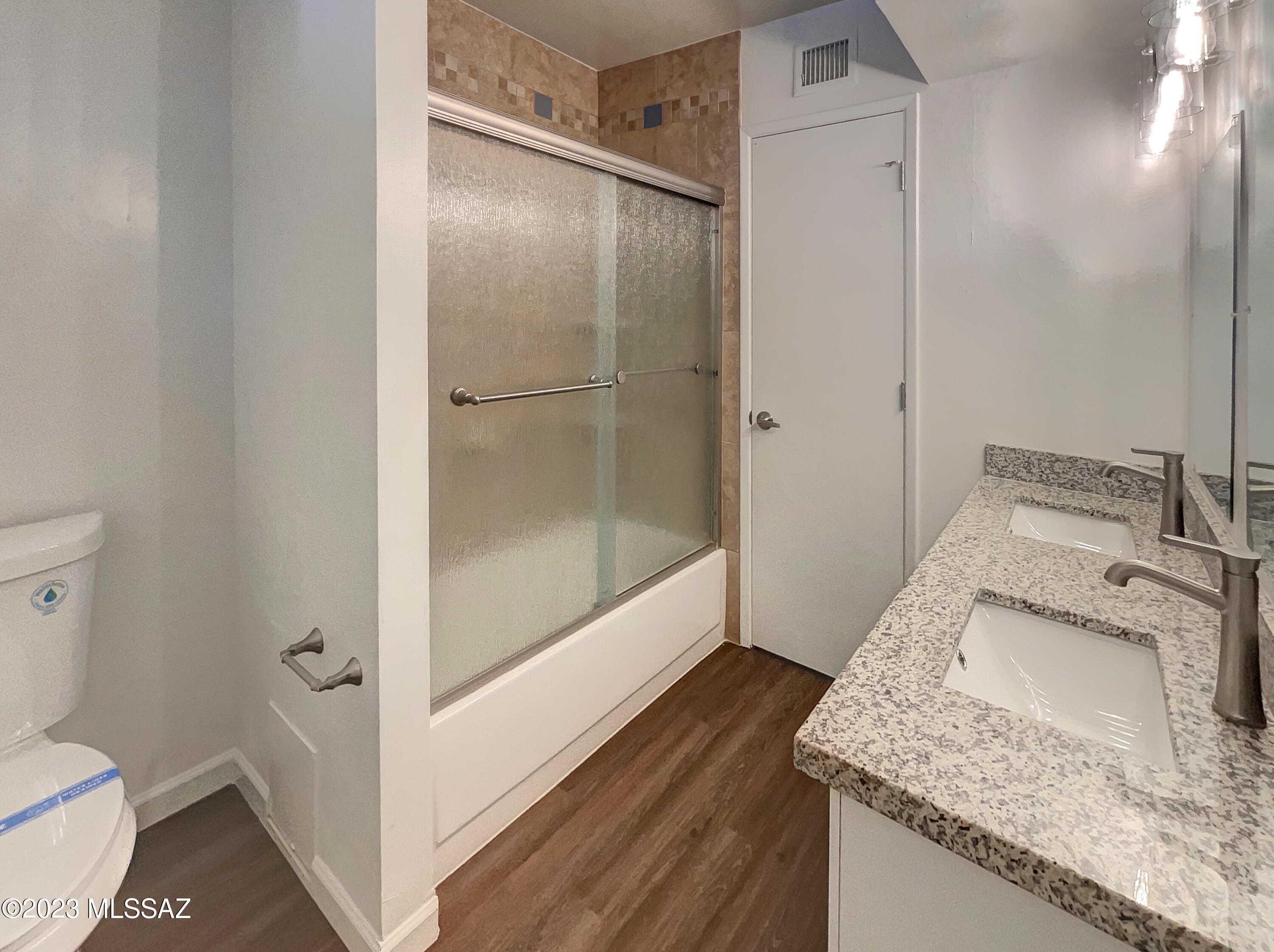 8995 E Holmes Street