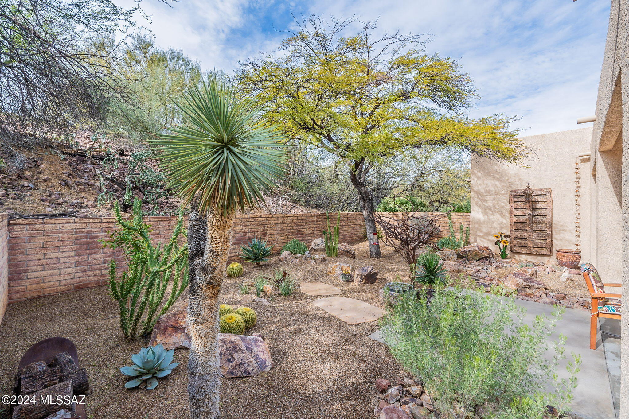 216 E Crooked Stick Drive