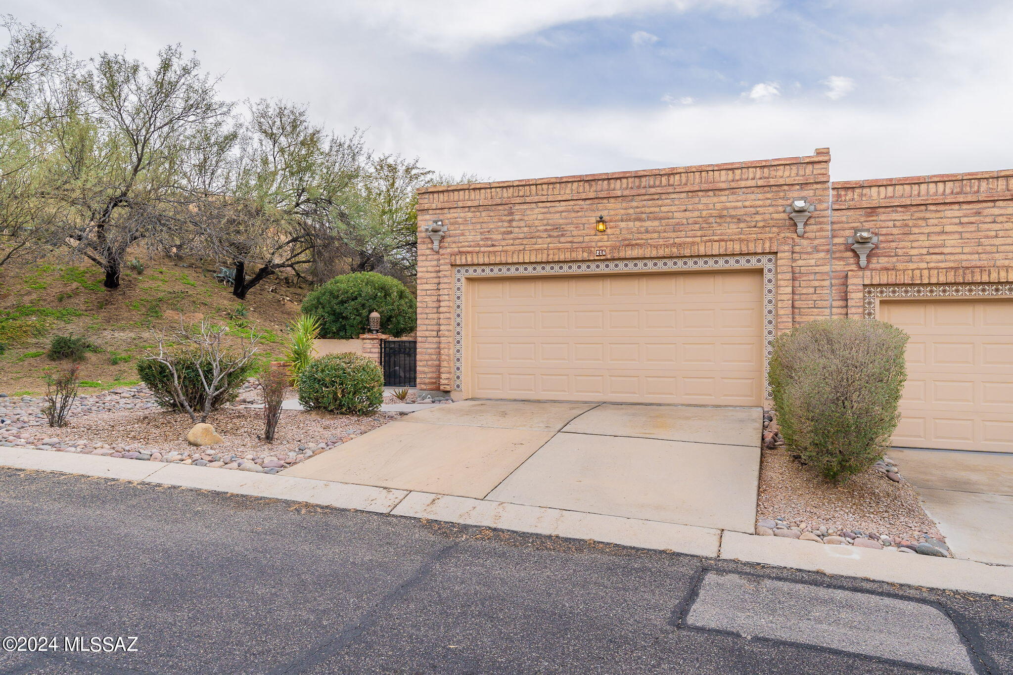 216 E Crooked Stick Drive