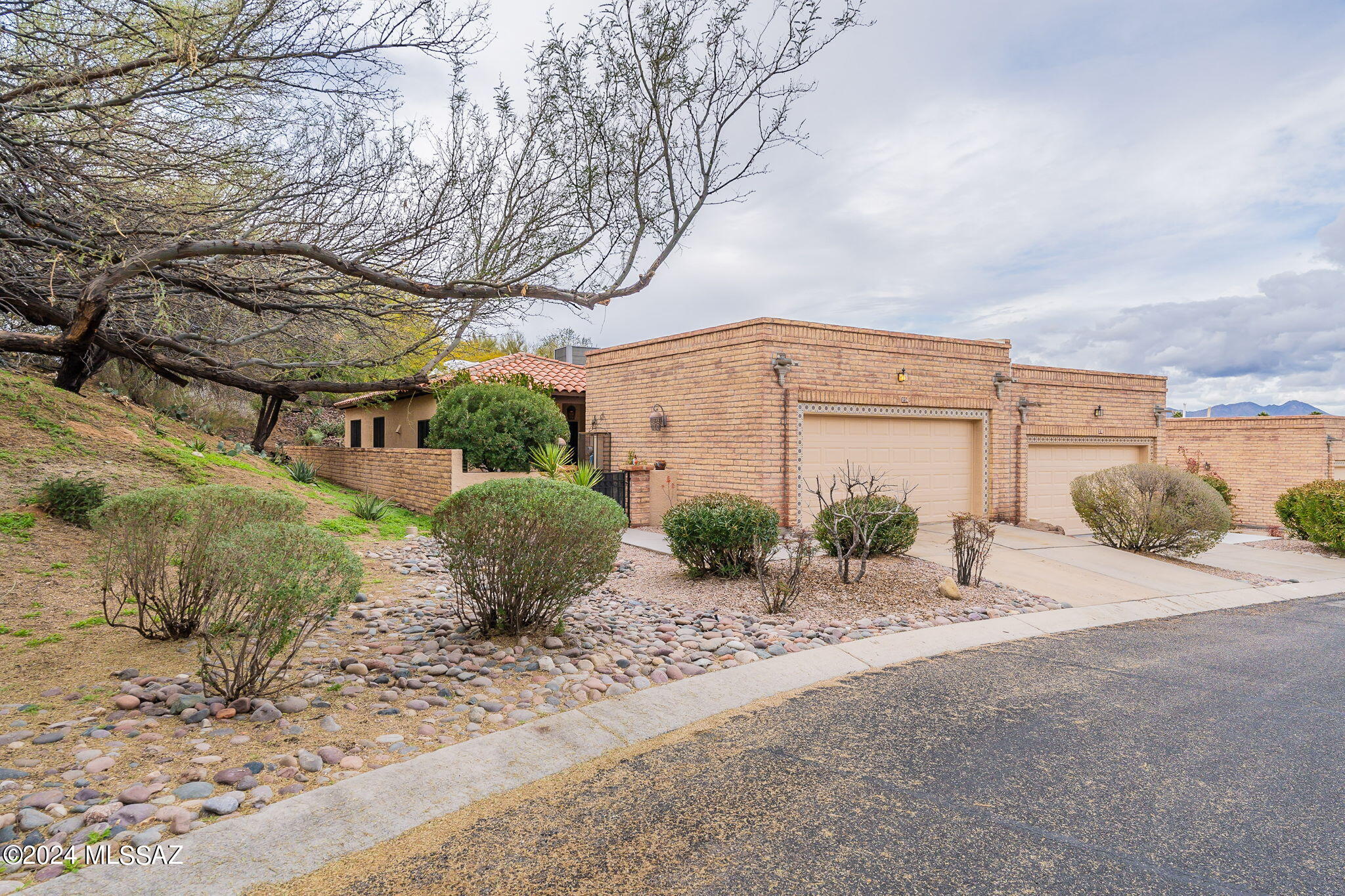 216 E Crooked Stick Drive