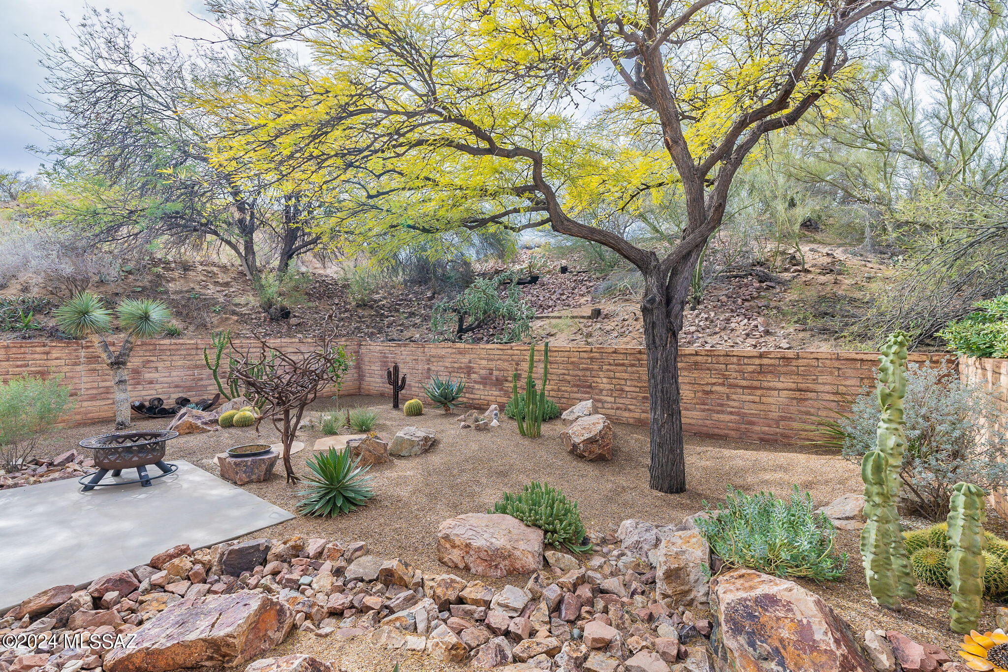 216 E Crooked Stick Drive