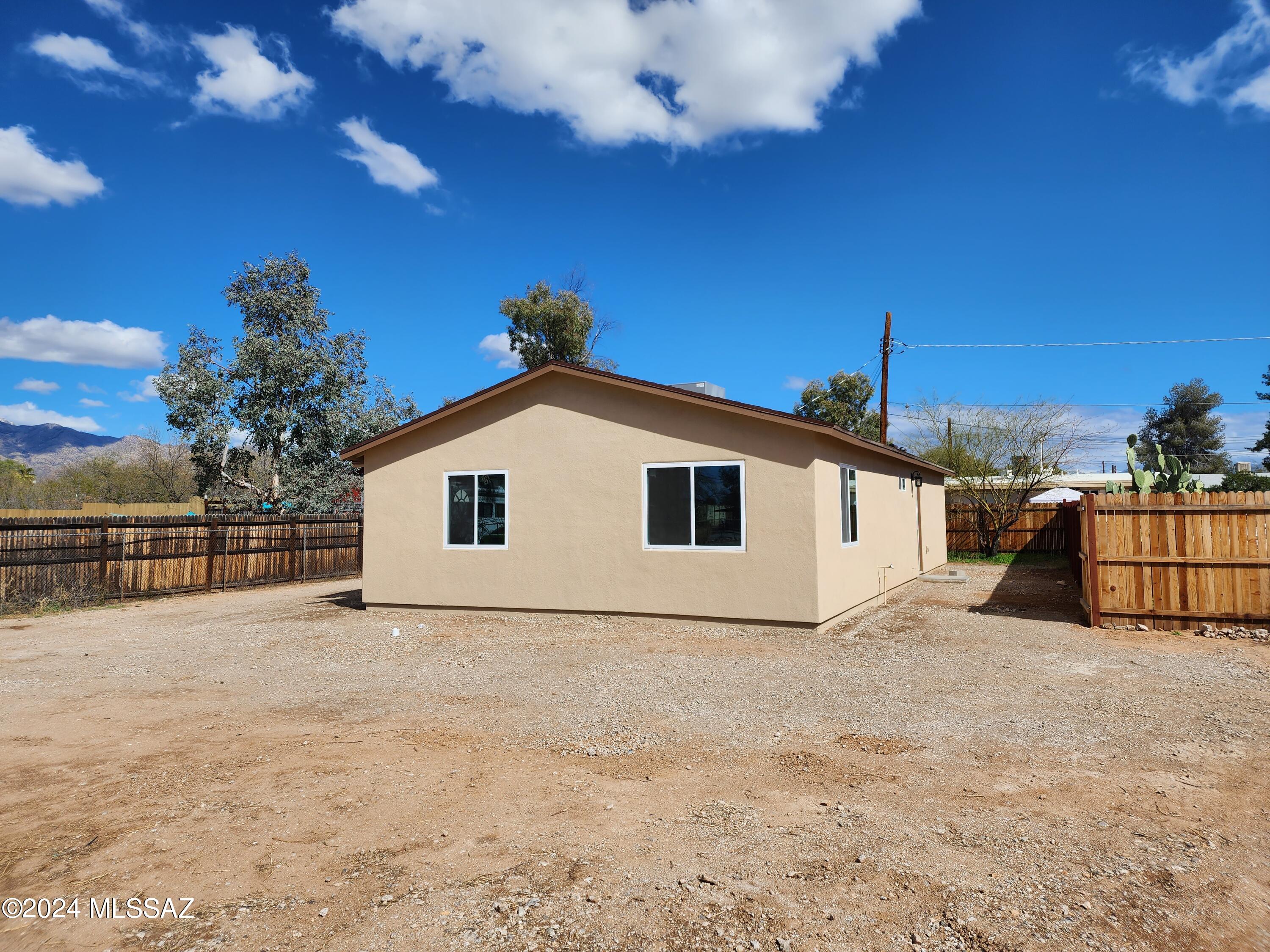 2618 N Sparkman Boulevard