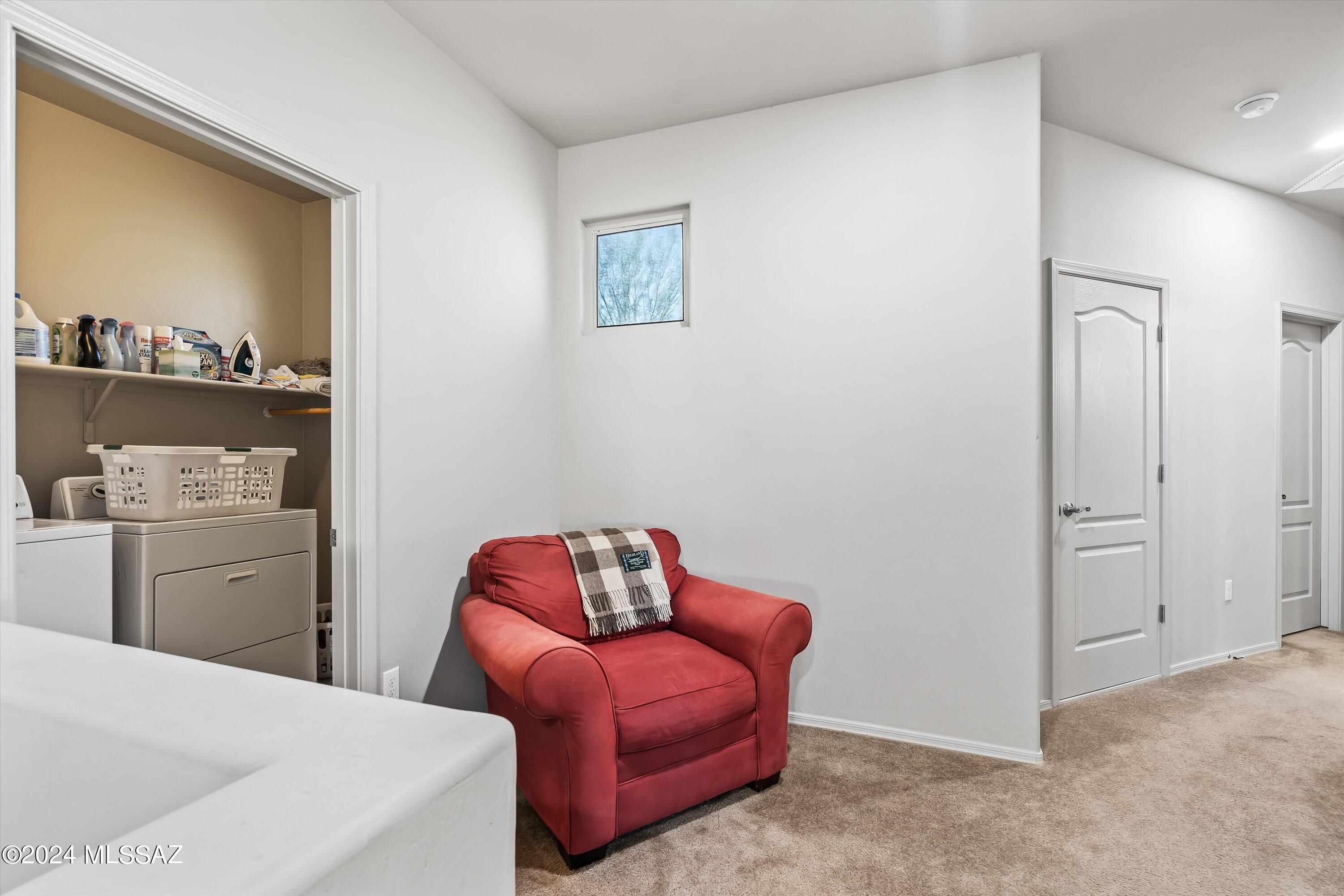 2762 W Greenstreak Drive