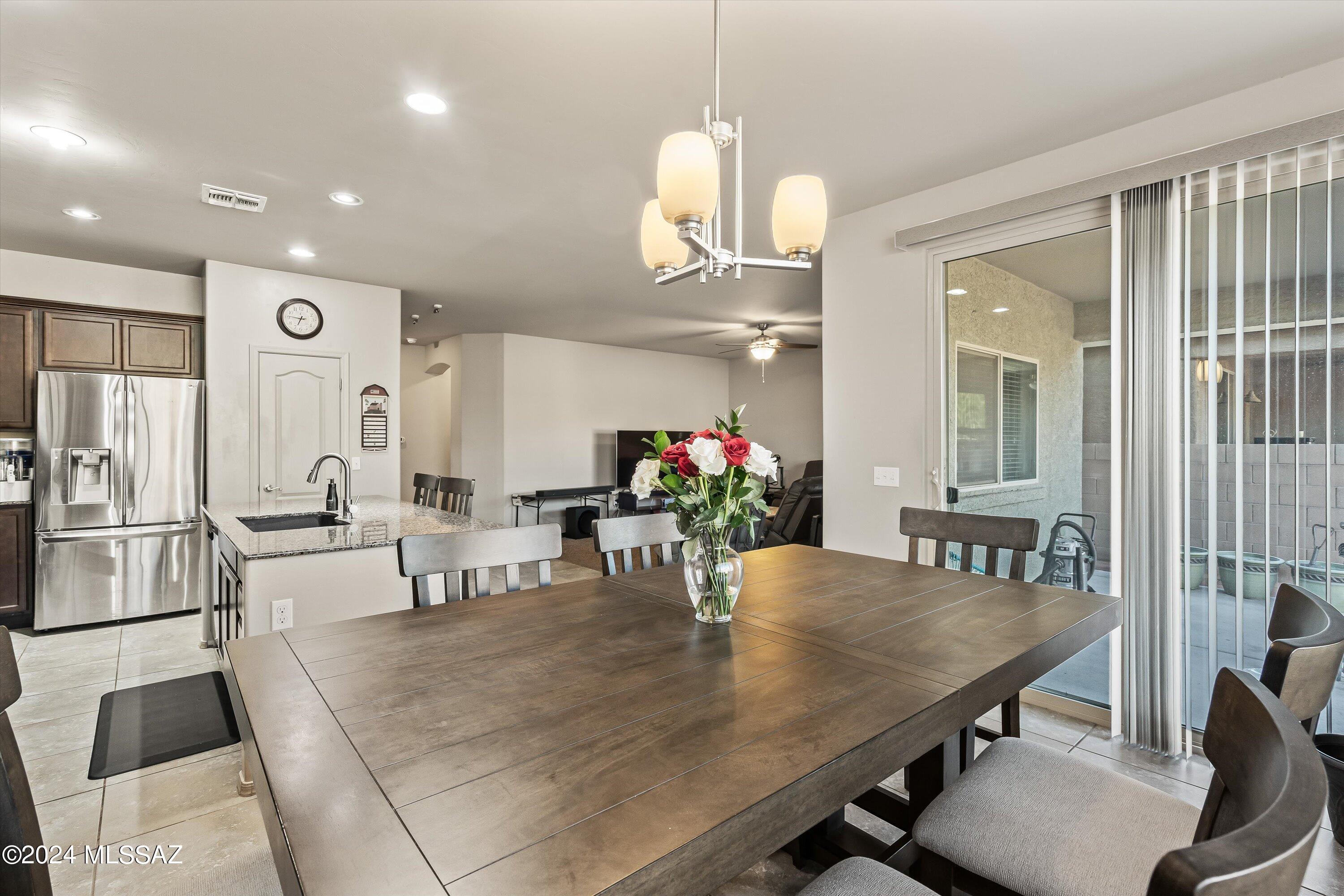 2762 W Greenstreak Drive