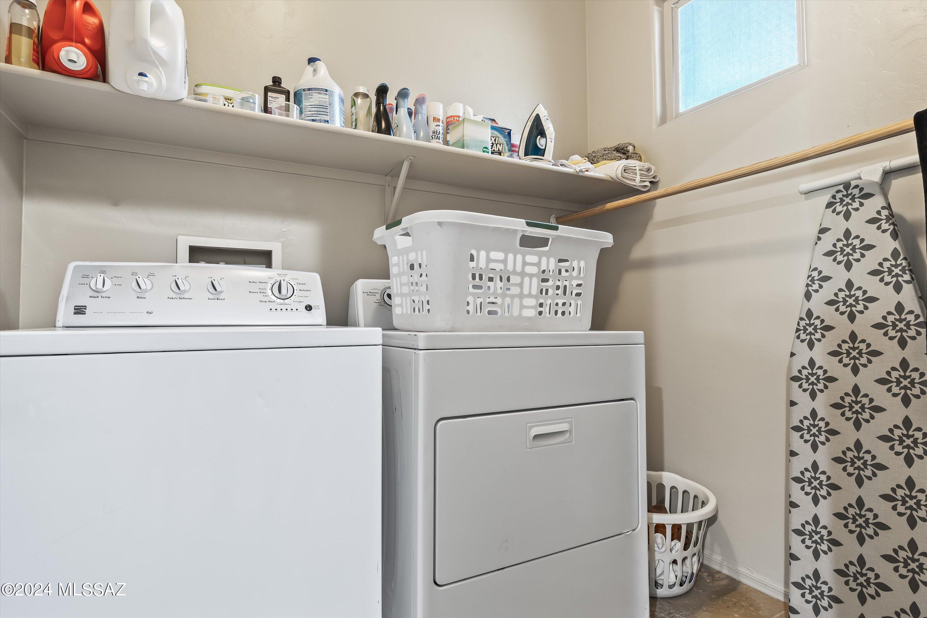 2762 W Greenstreak Drive