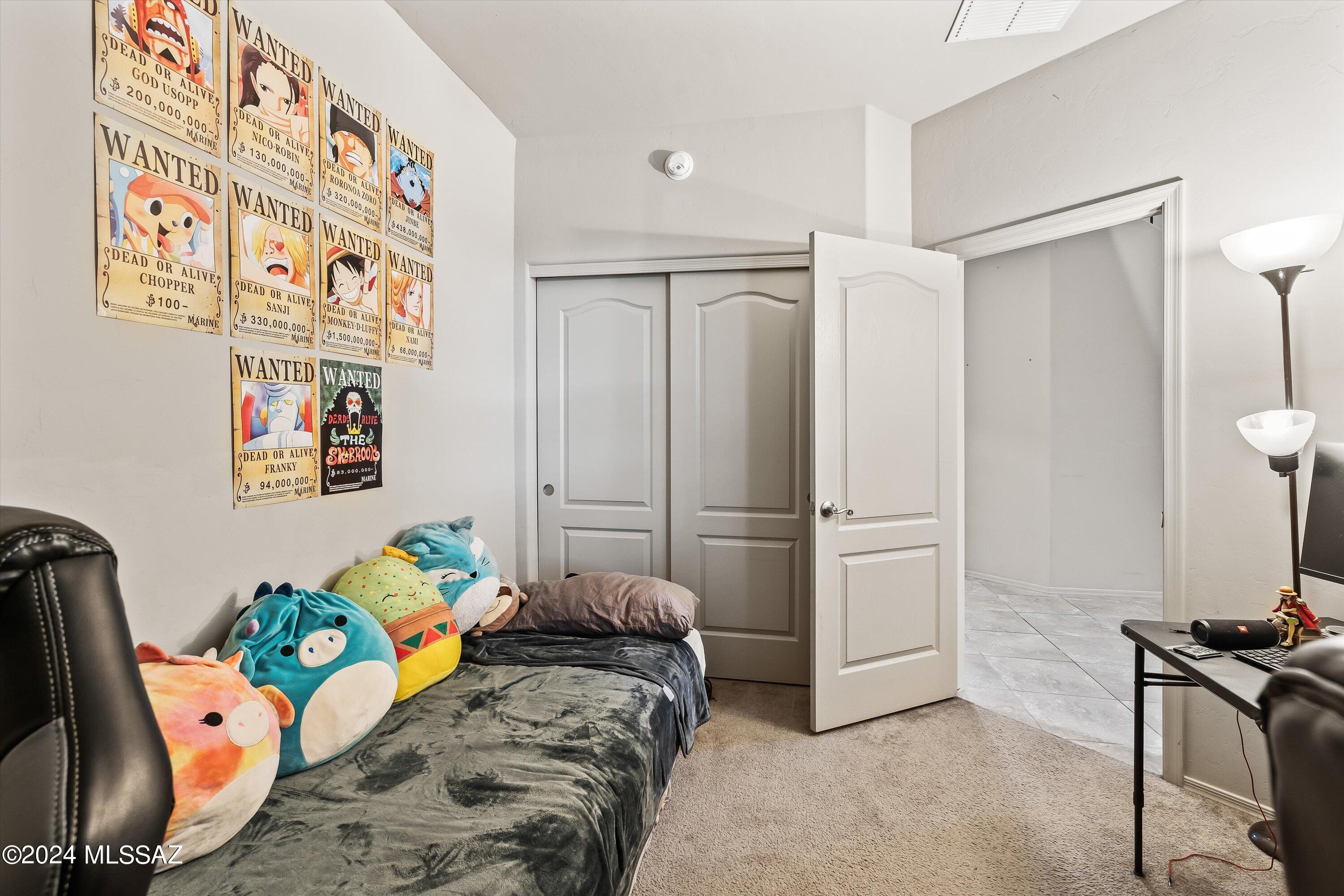 2762 W Greenstreak Drive