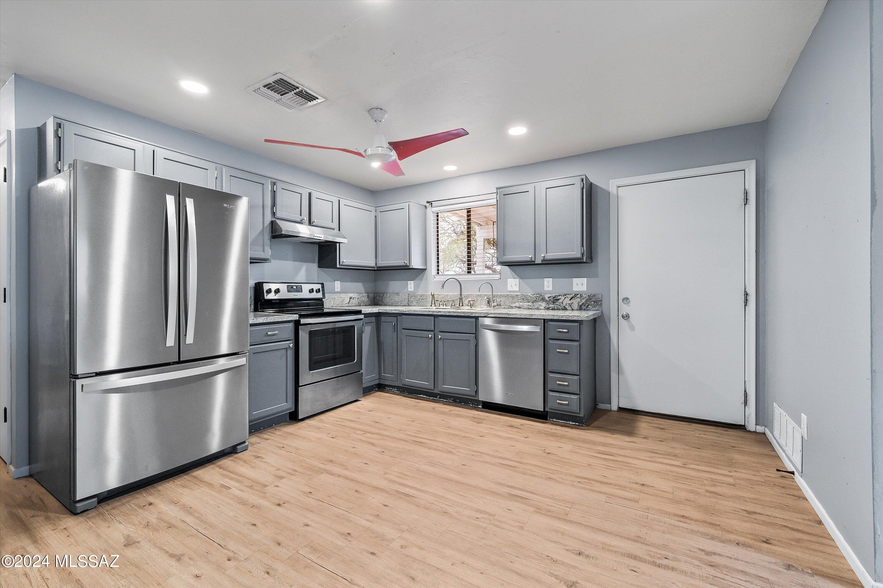 3115 W Calle Toronja