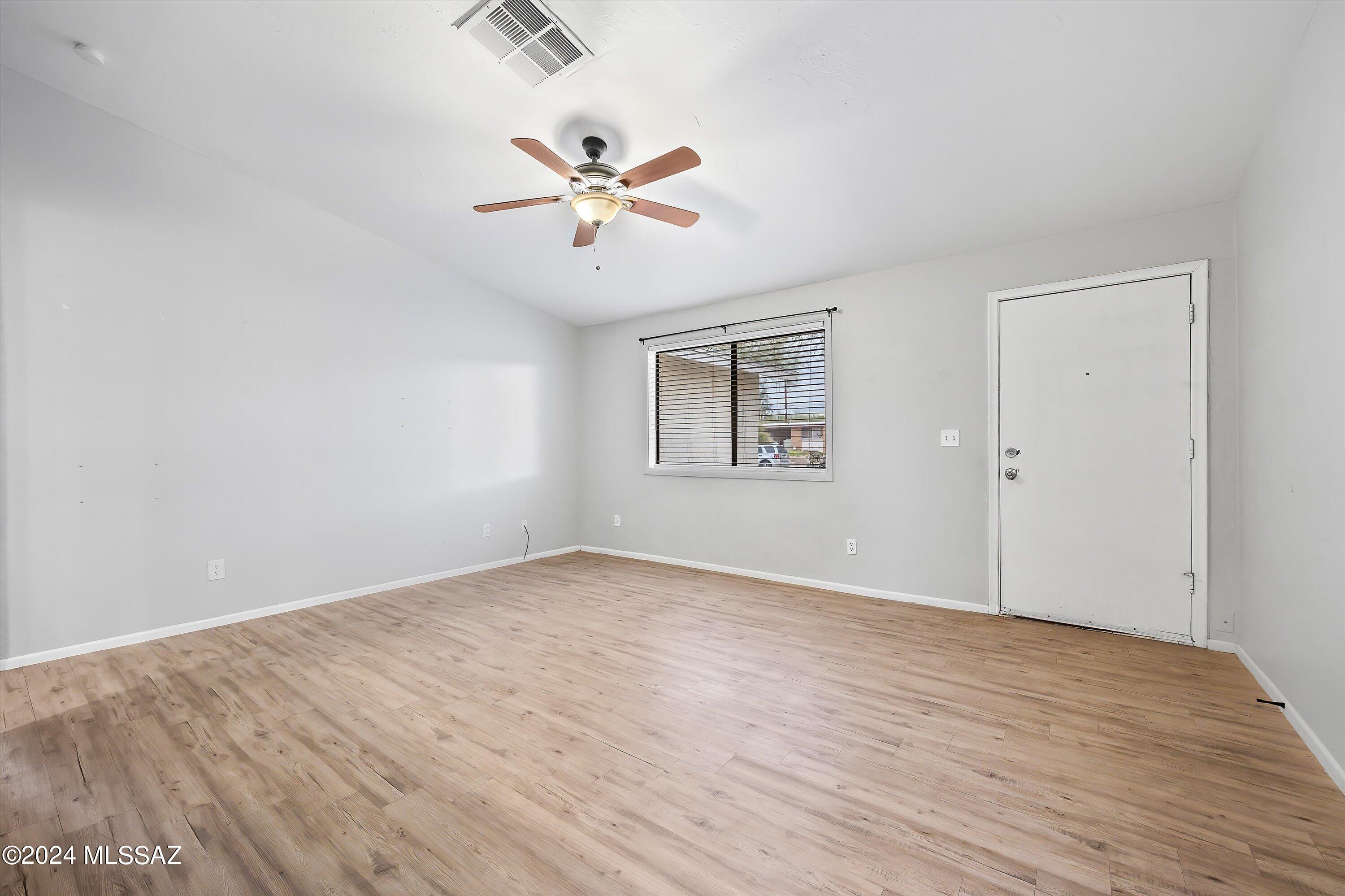 3115 W Calle Toronja