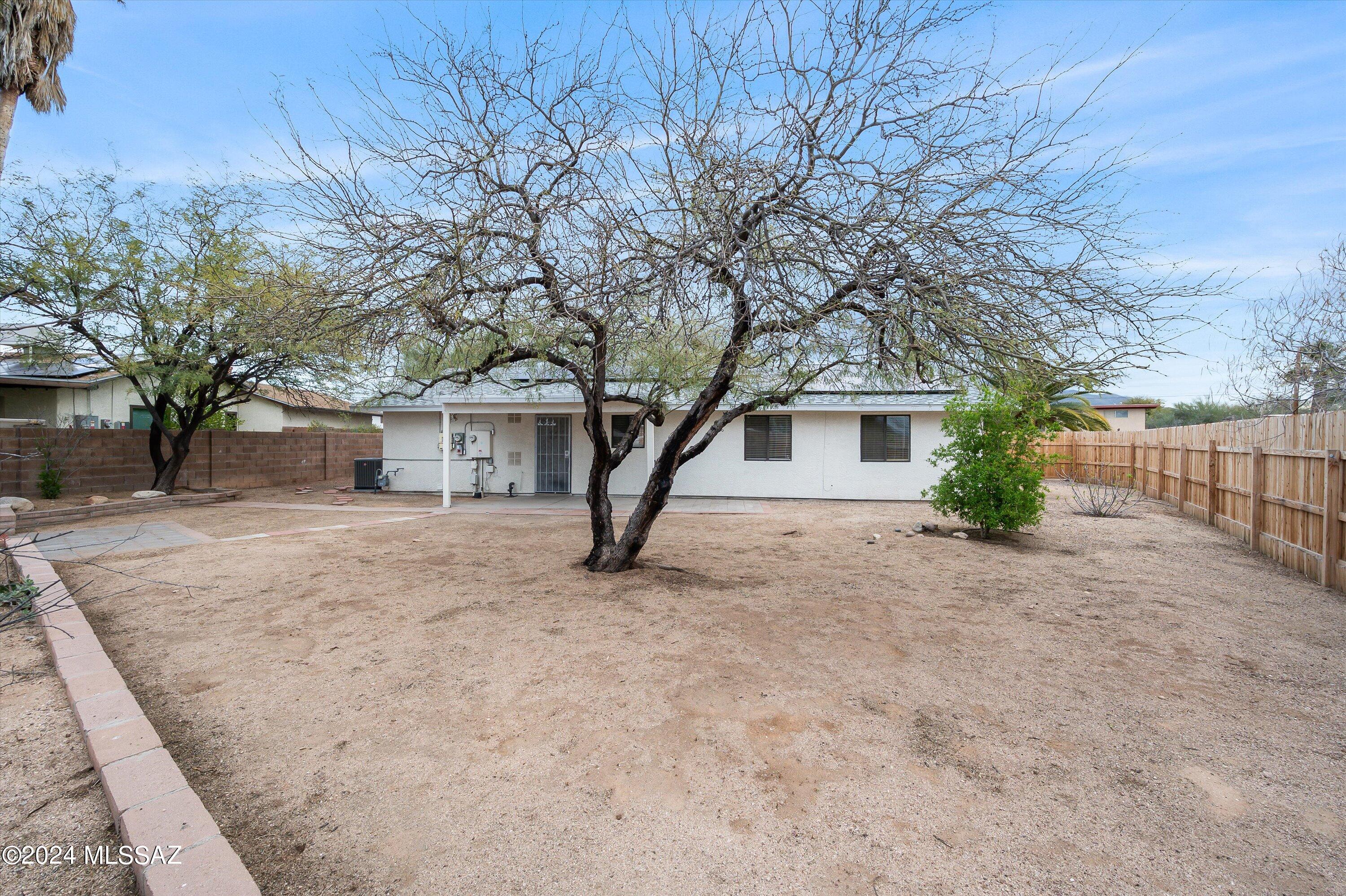 3115 W Calle Toronja