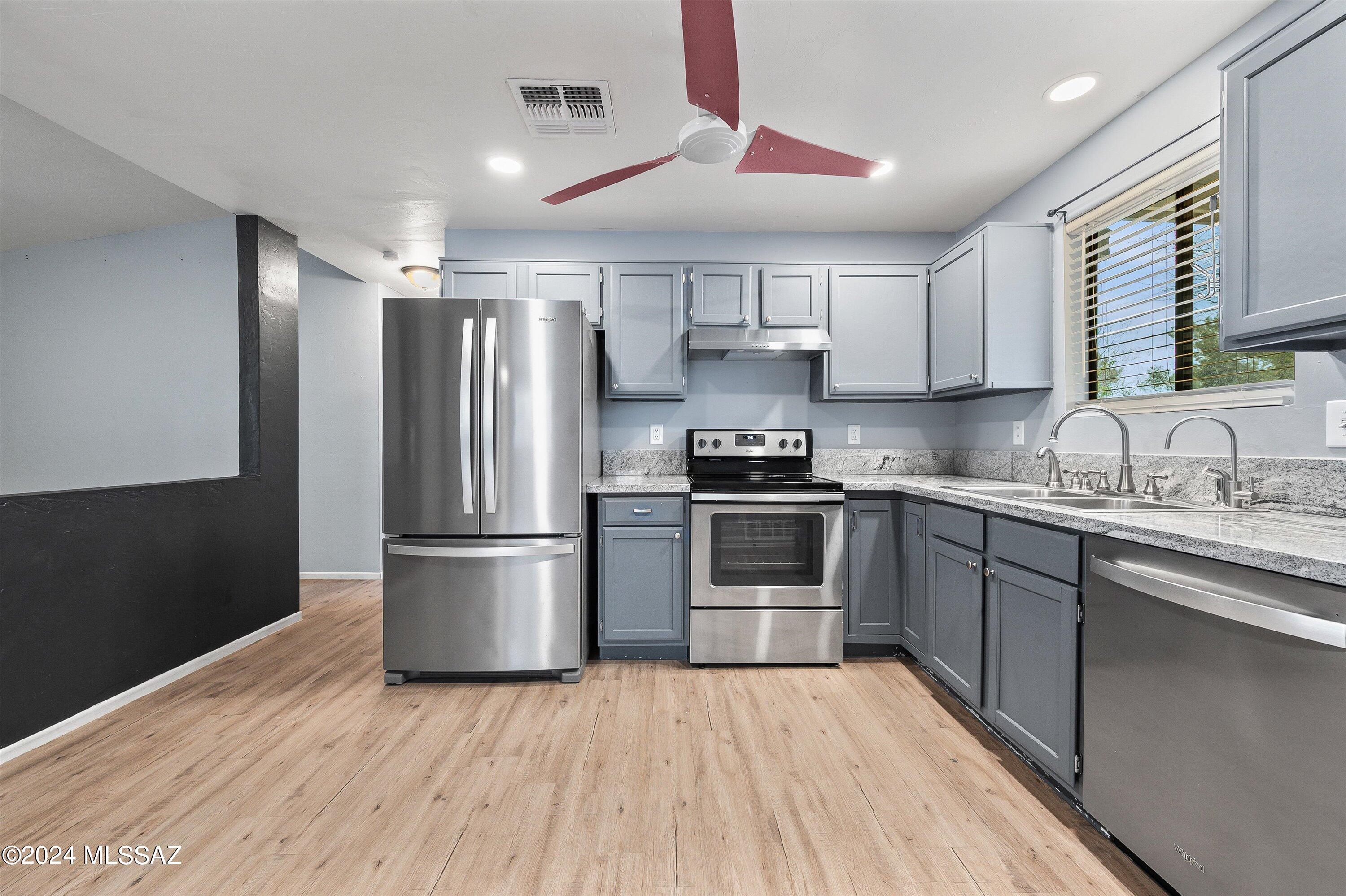 3115 W Calle Toronja