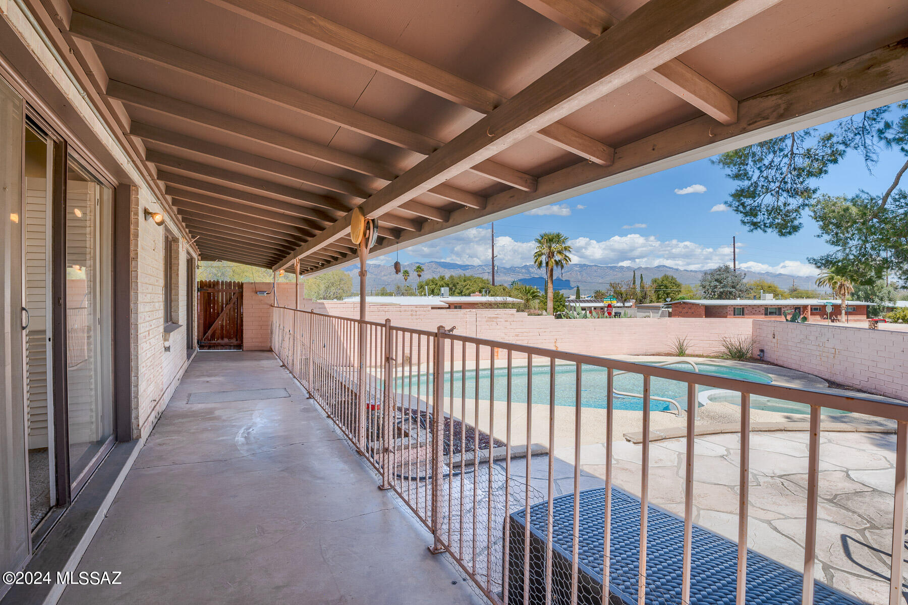 6950 E Hawthorne Street