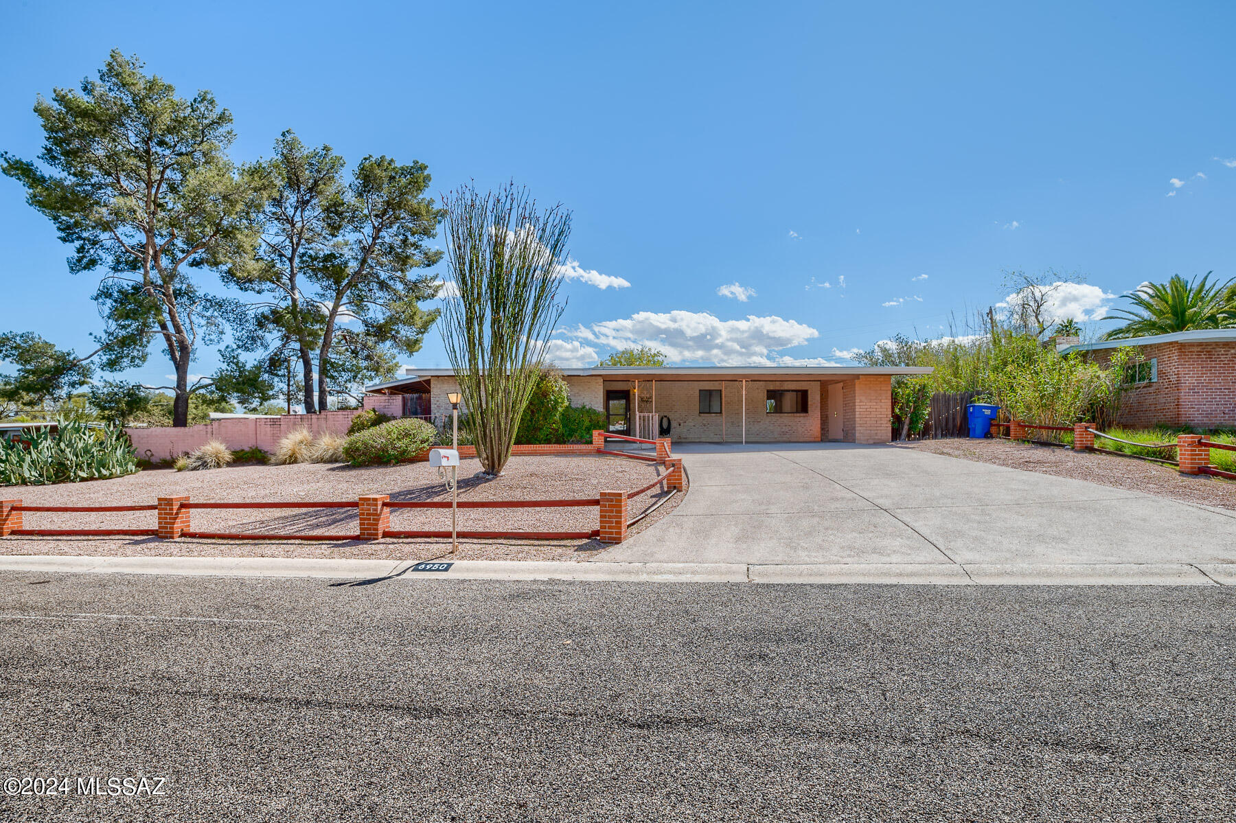 6950 E Hawthorne Street