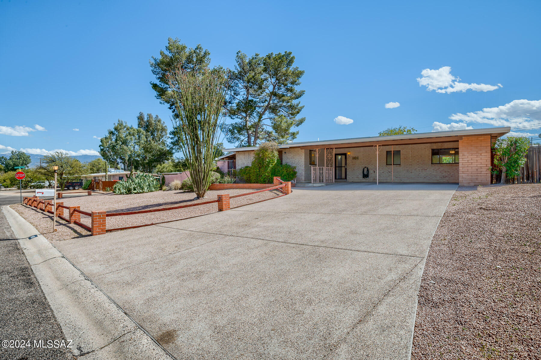 6950 E Hawthorne Street