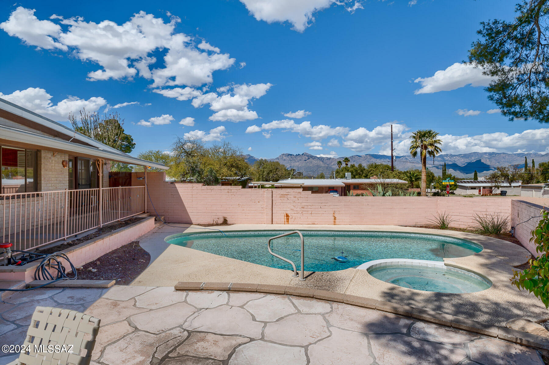 6950 E Hawthorne Street