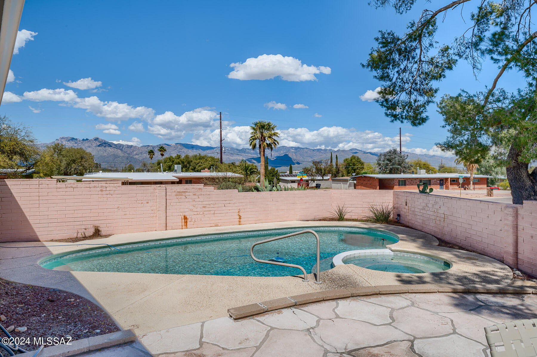 6950 E Hawthorne Street