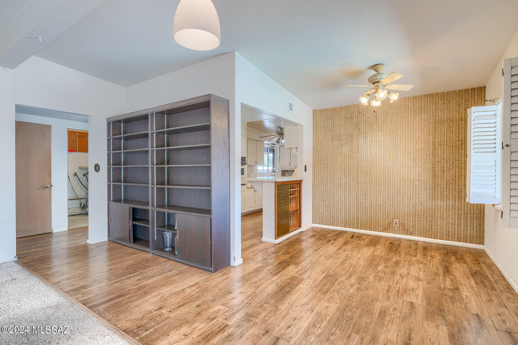 6950 E Hawthorne Street