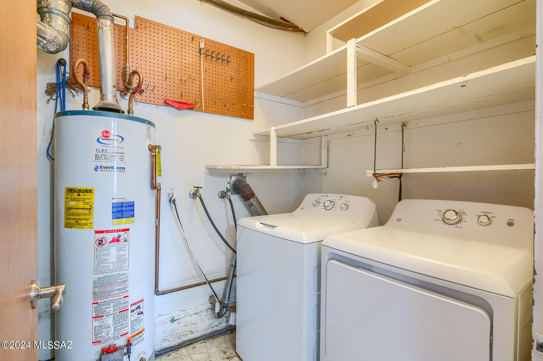 6950 E Hawthorne Street