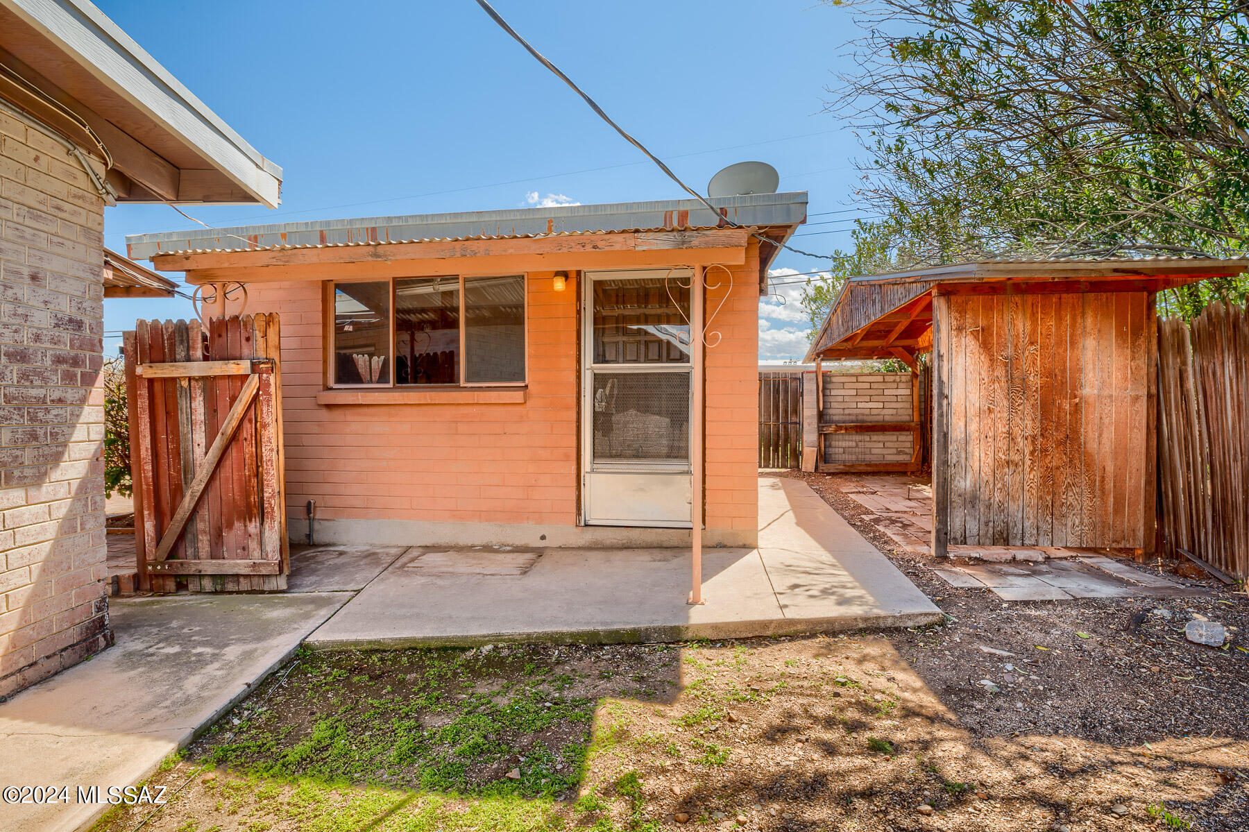 6950 E Hawthorne Street