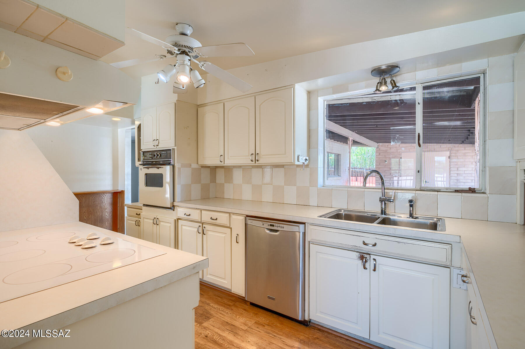 6950 E Hawthorne Street