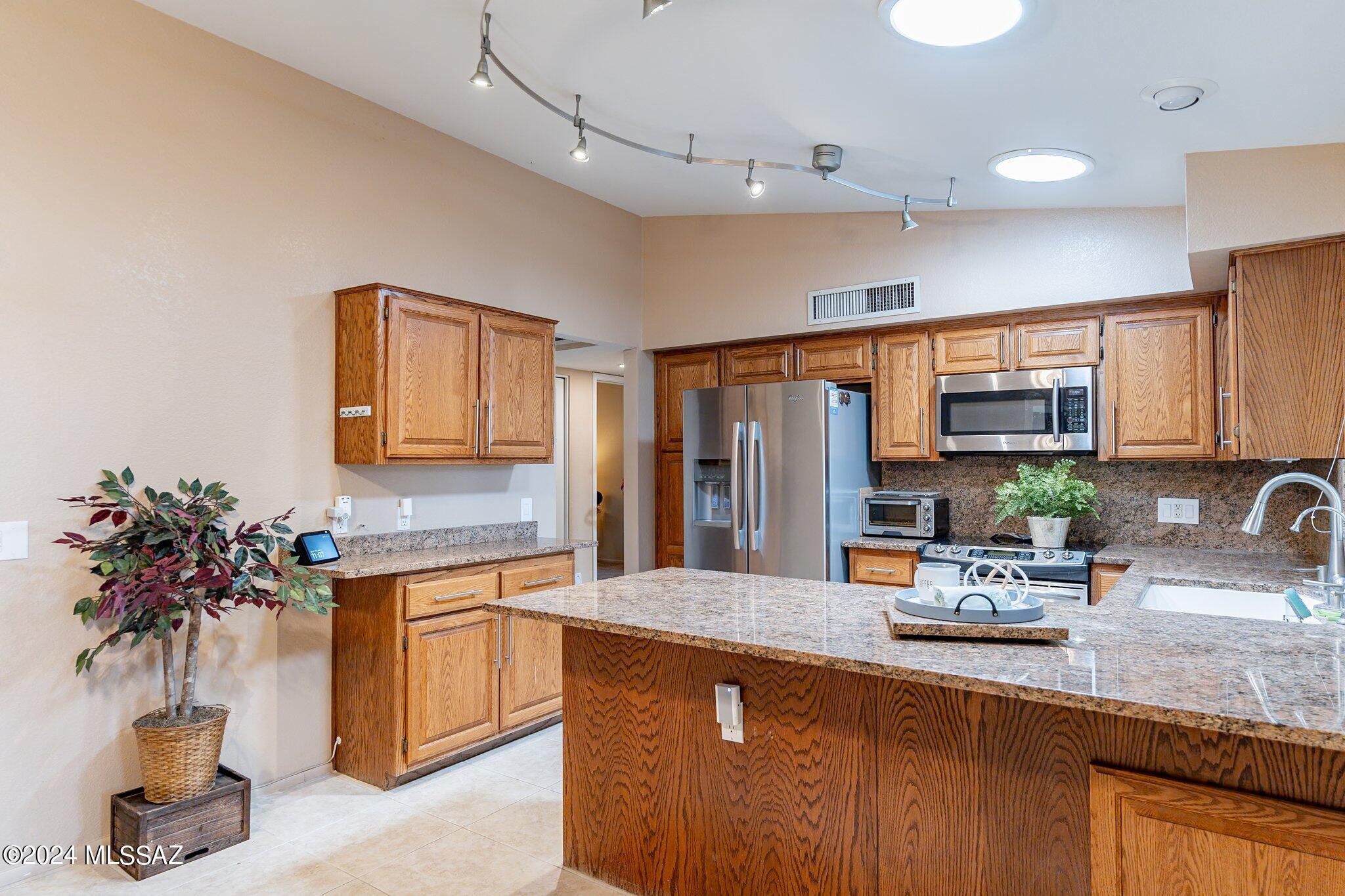 5302 W Avenida Comba