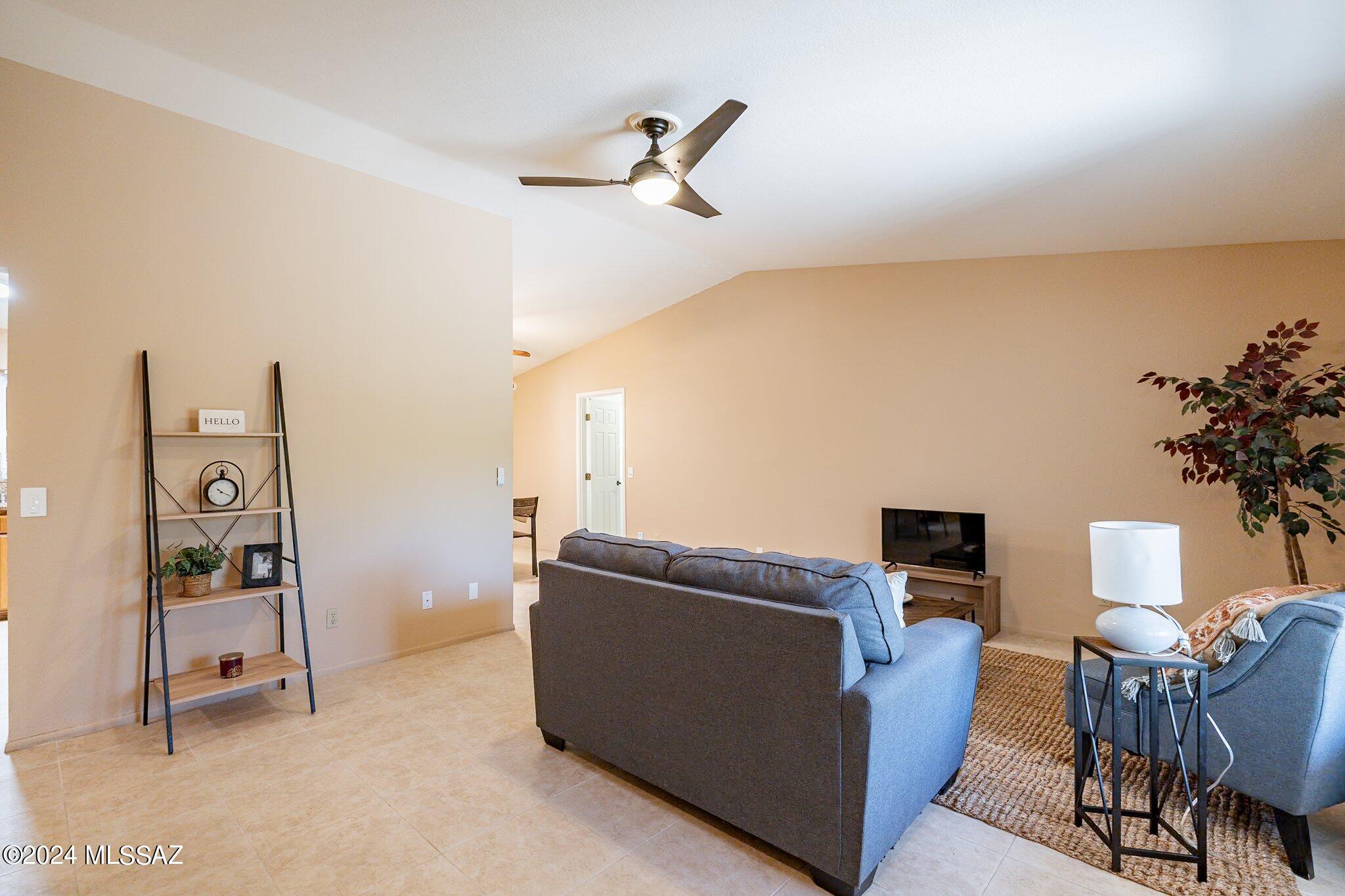 5302 W Avenida Comba