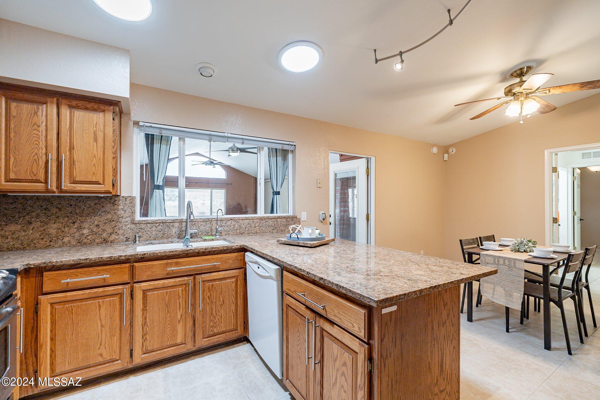 5302 W Avenida Comba