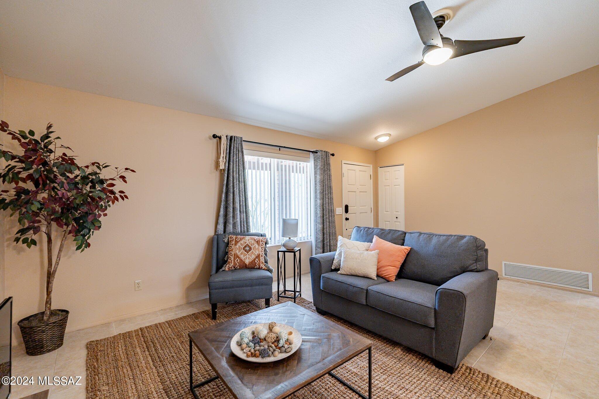 5302 W Avenida Comba