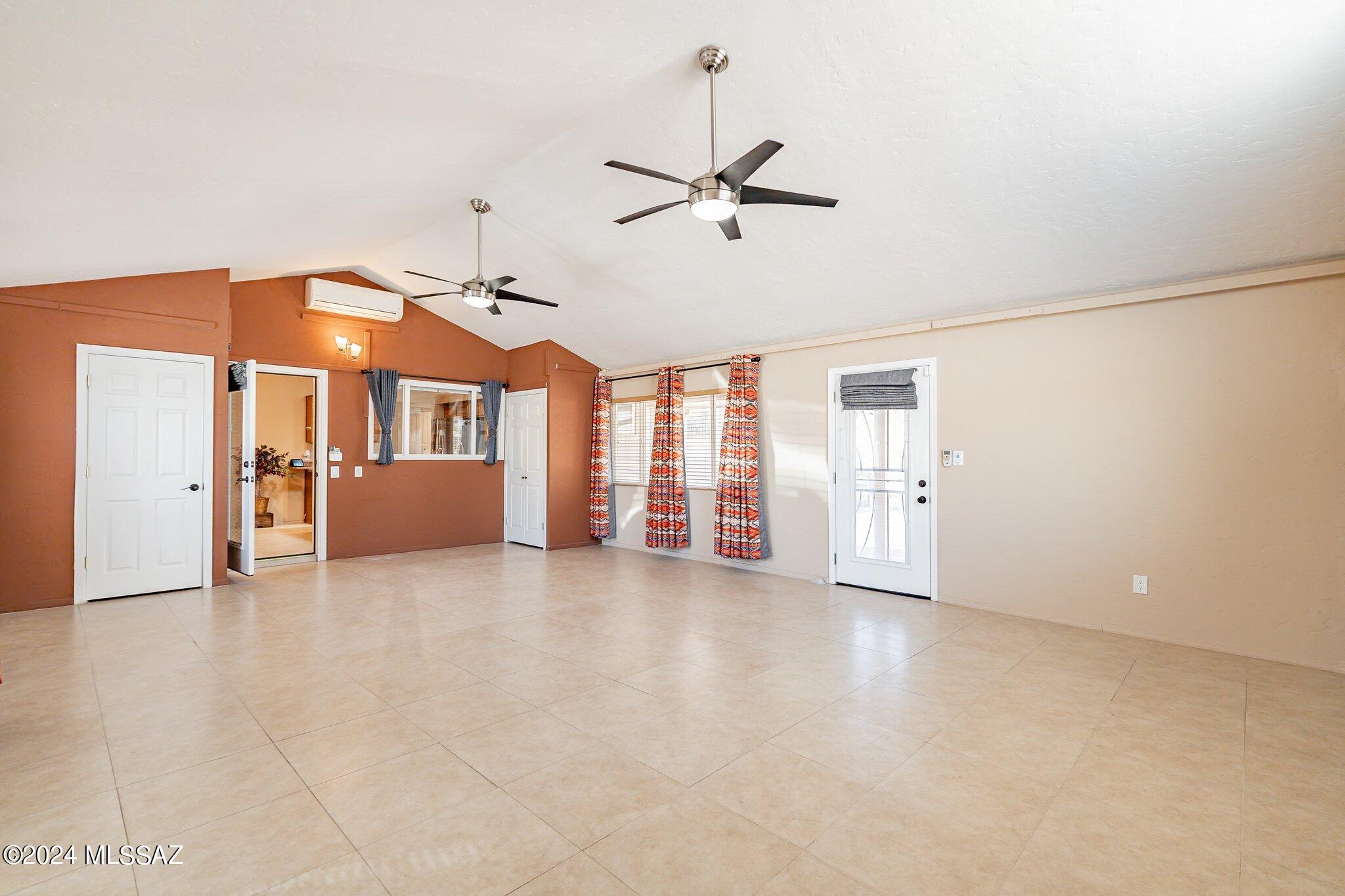 5302 W Avenida Comba