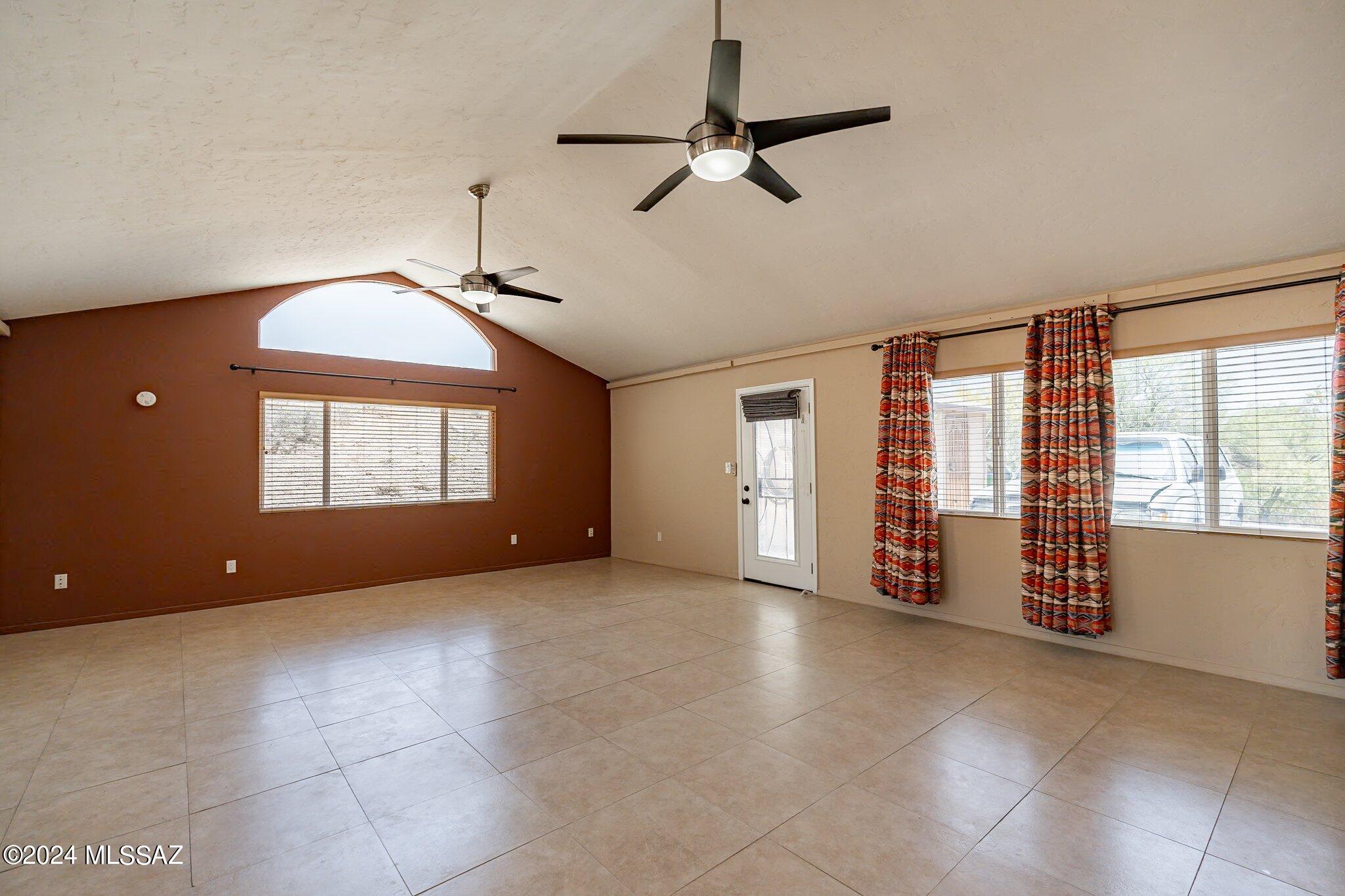 5302 W Avenida Comba