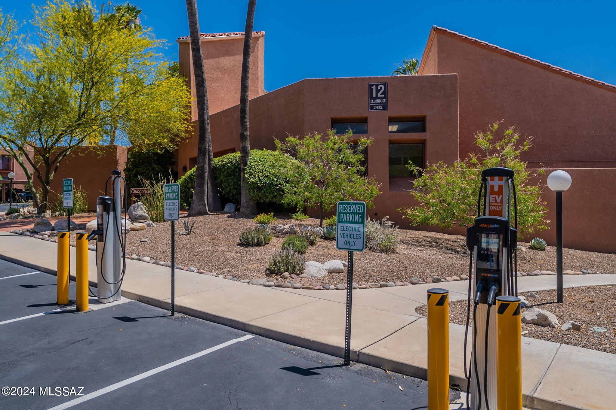 5051 N Sabino Canyon 2165