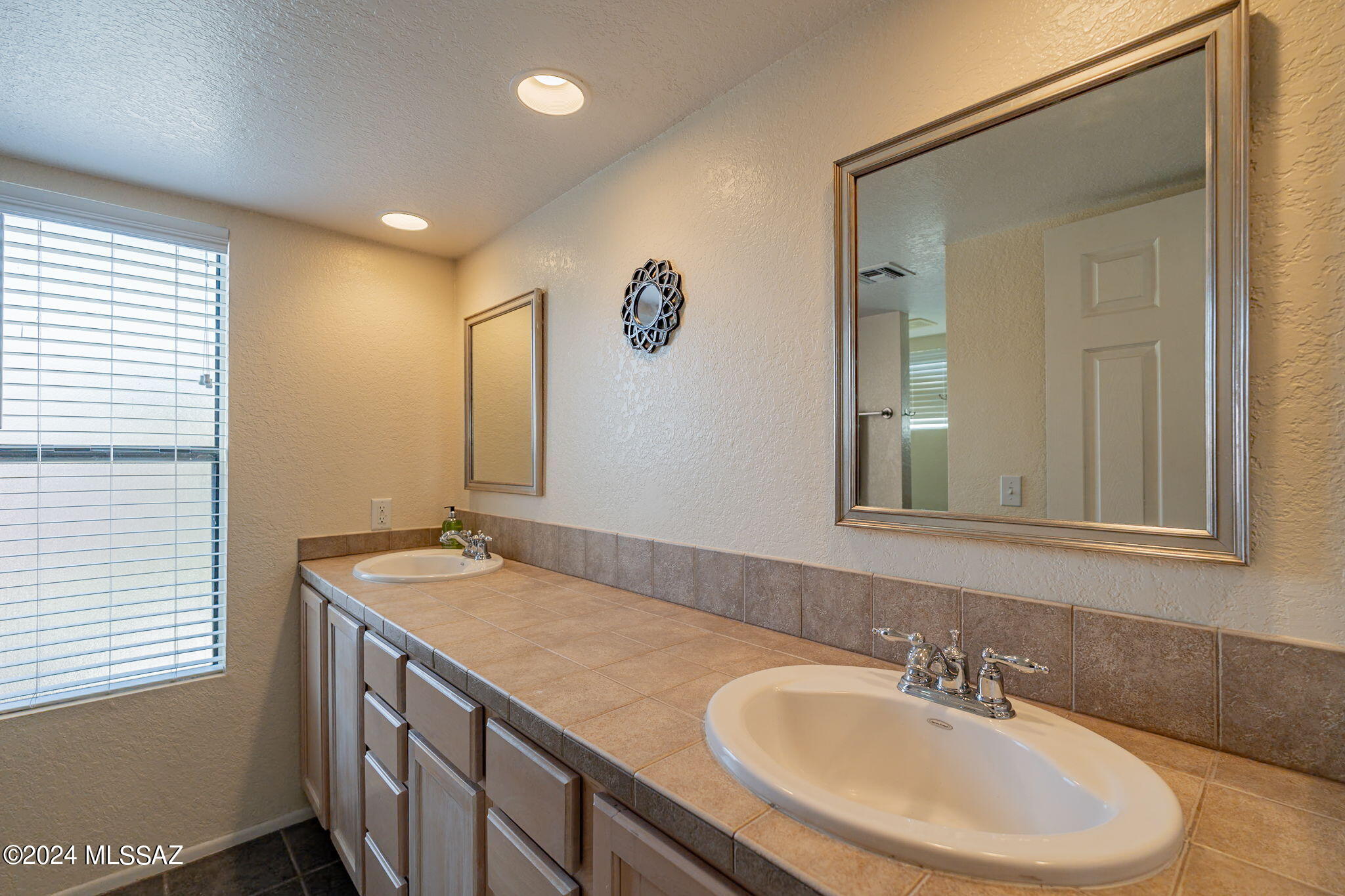 5051 N Sabino Canyon 2165