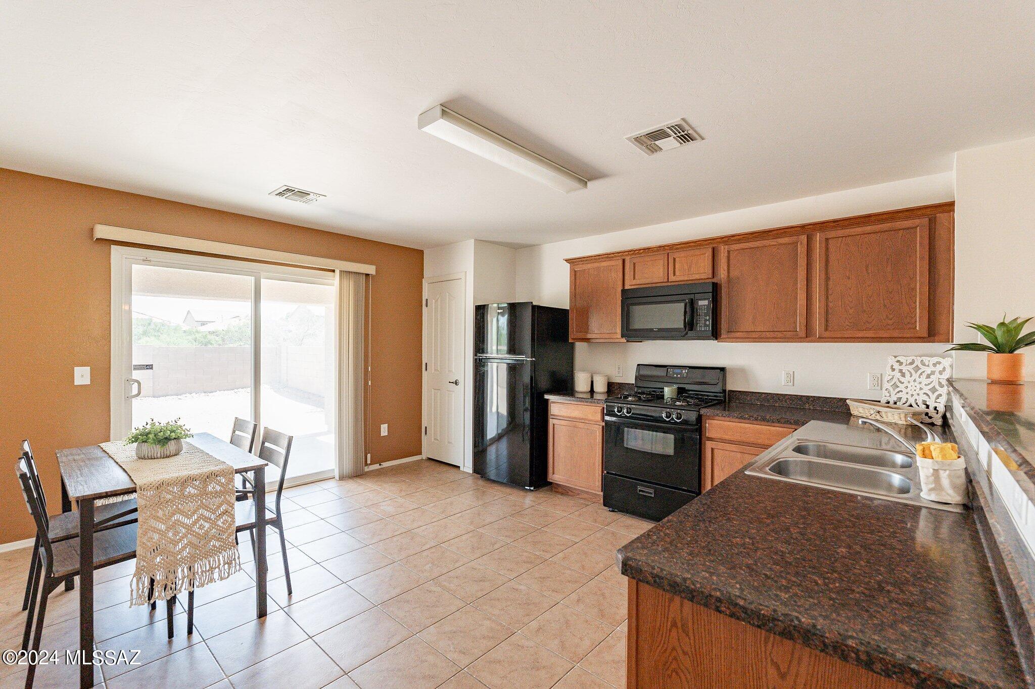 5093 E Kittentails Drive