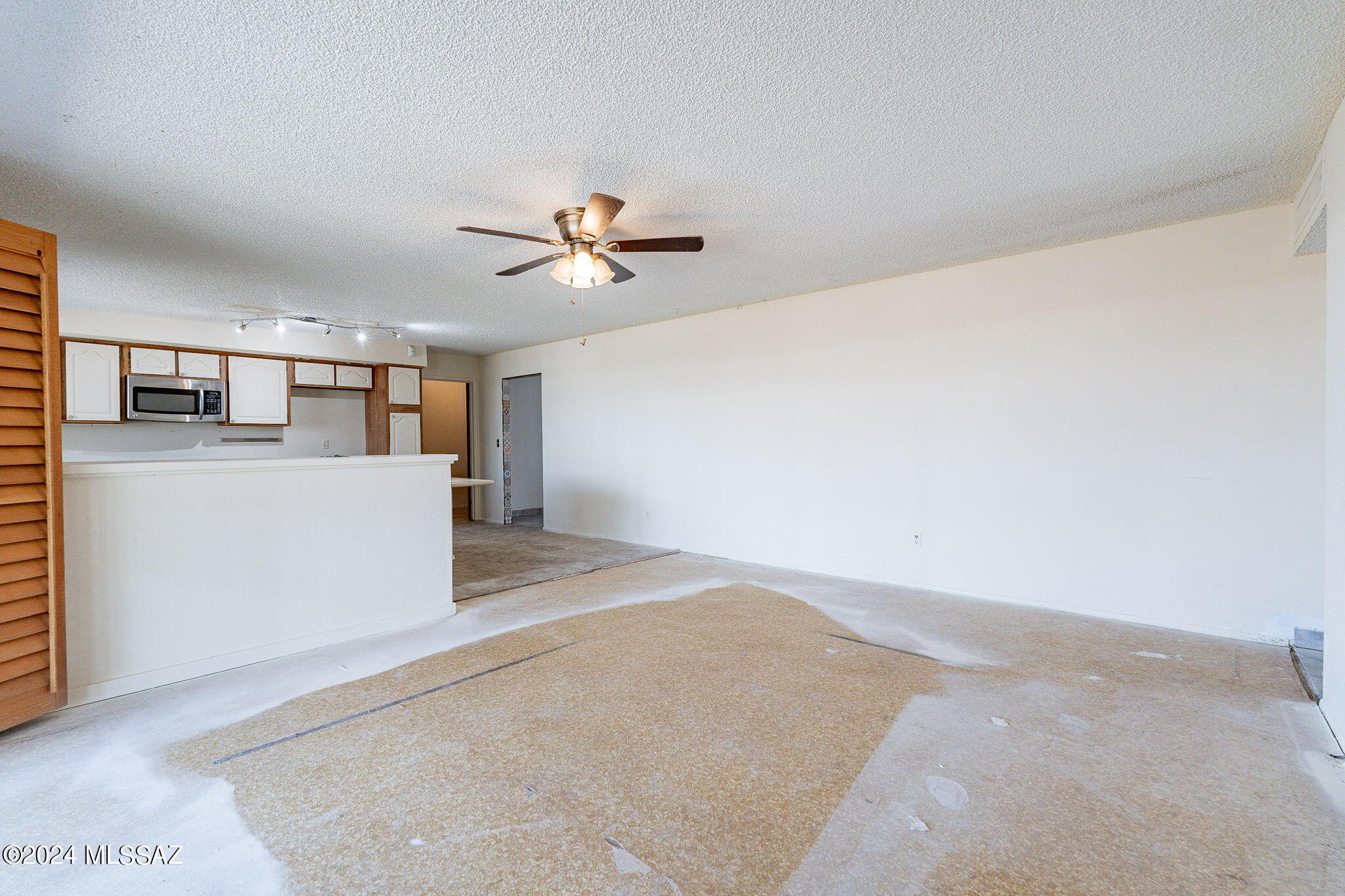 947 N Larry Place