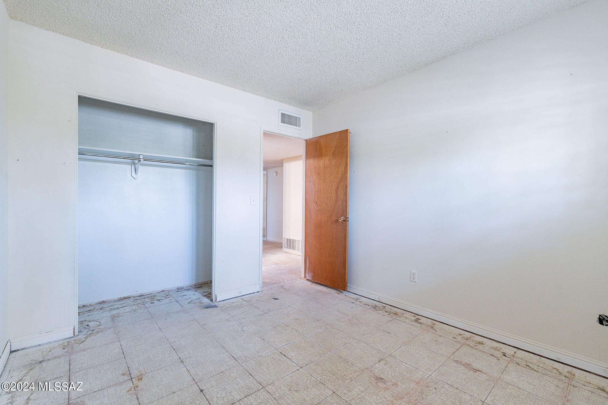 947 N Larry Place