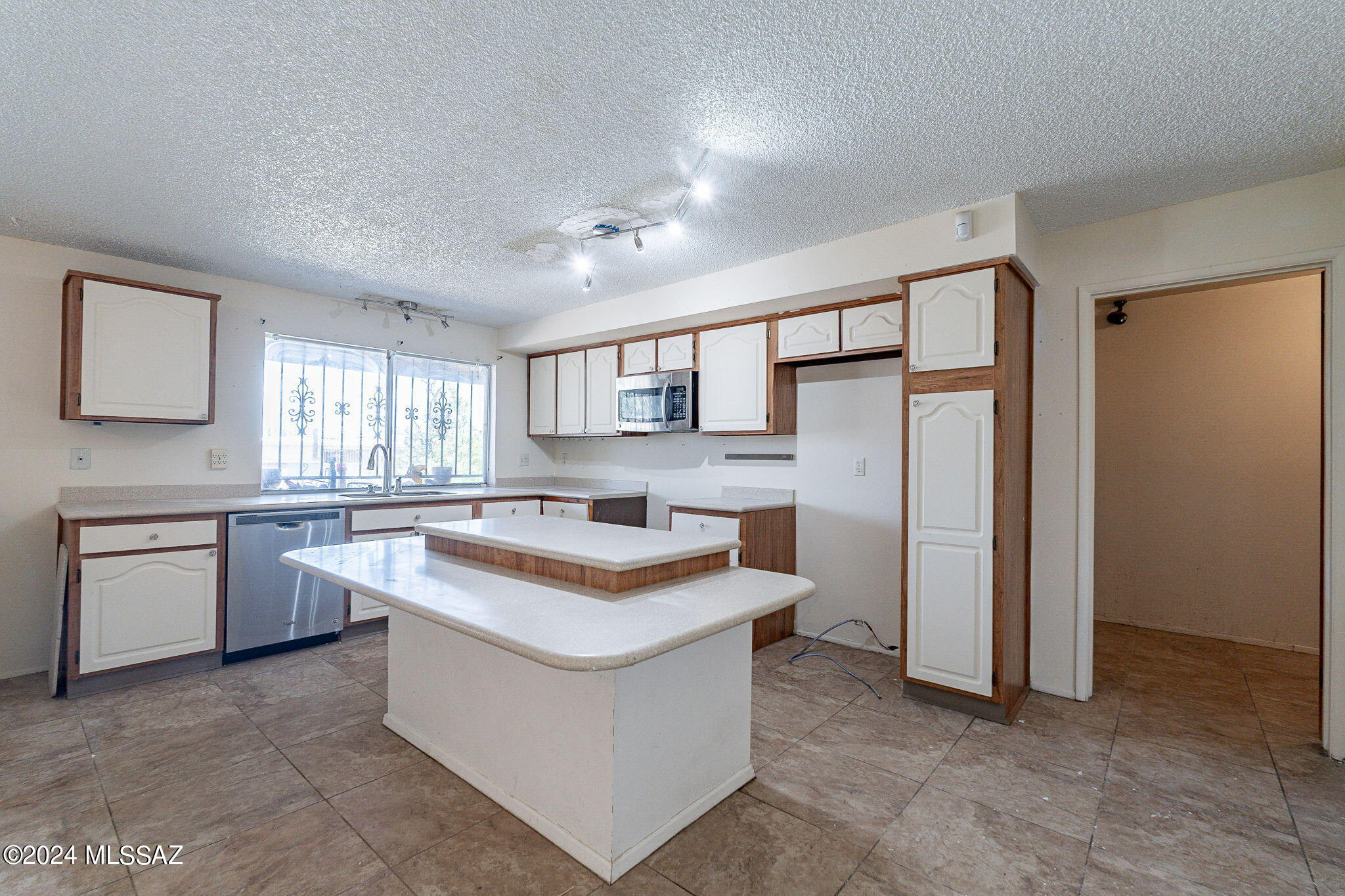 947 N Larry Place