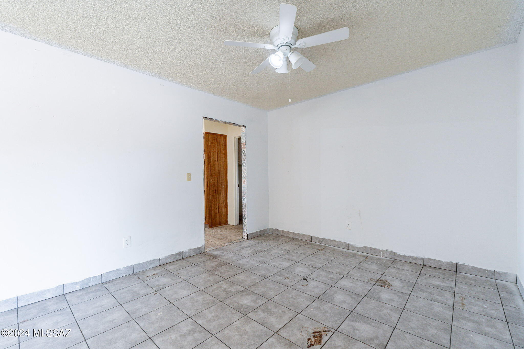 947 N Larry Place