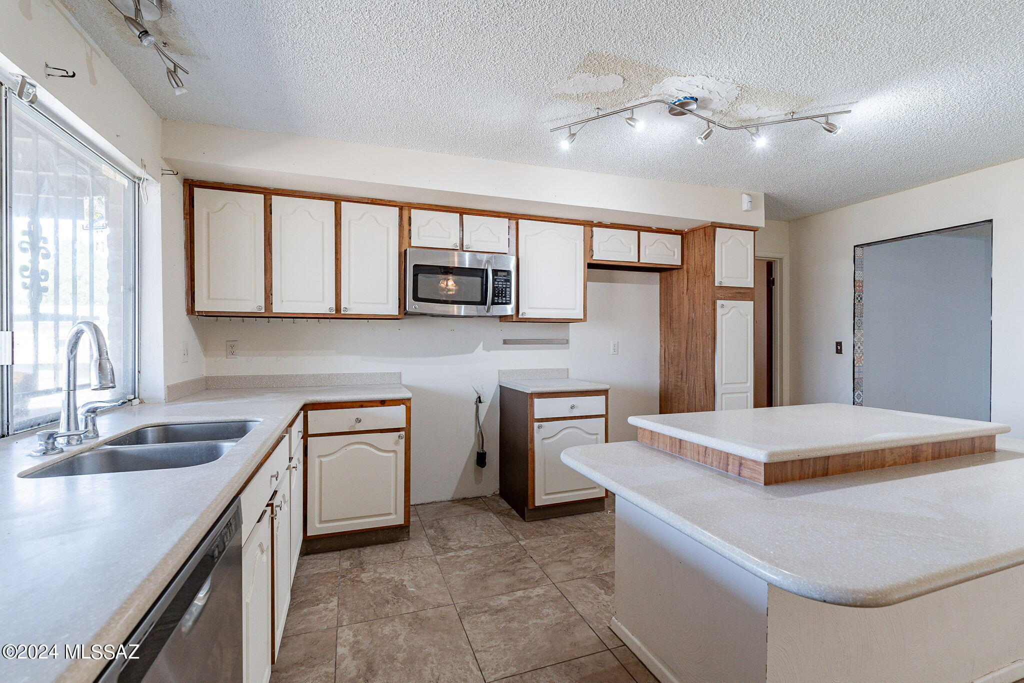 947 N Larry Place