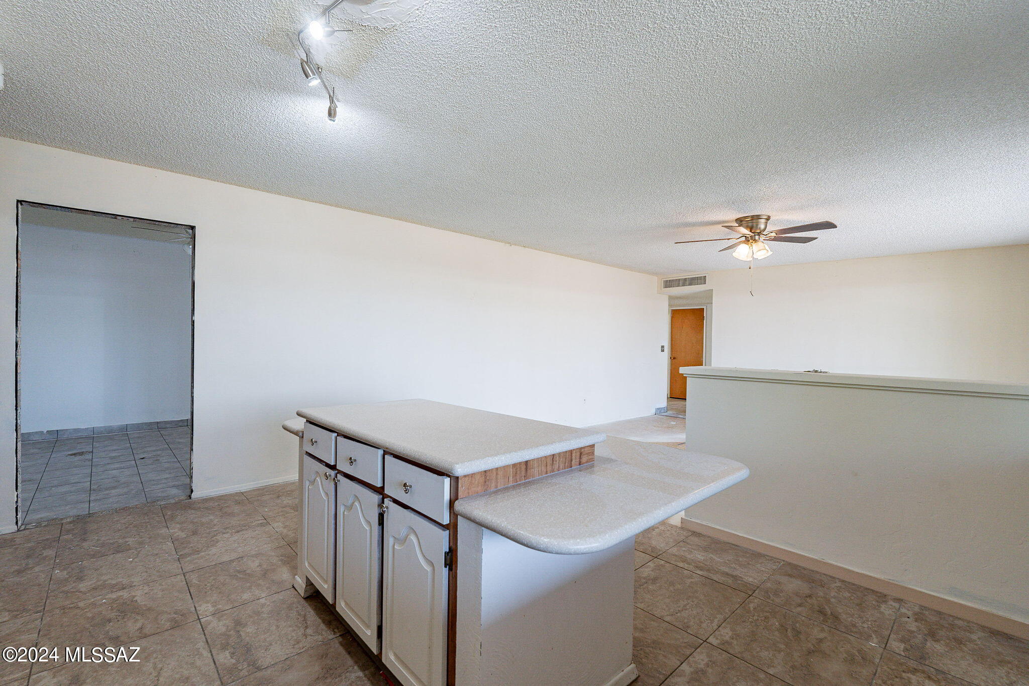 947 N Larry Place