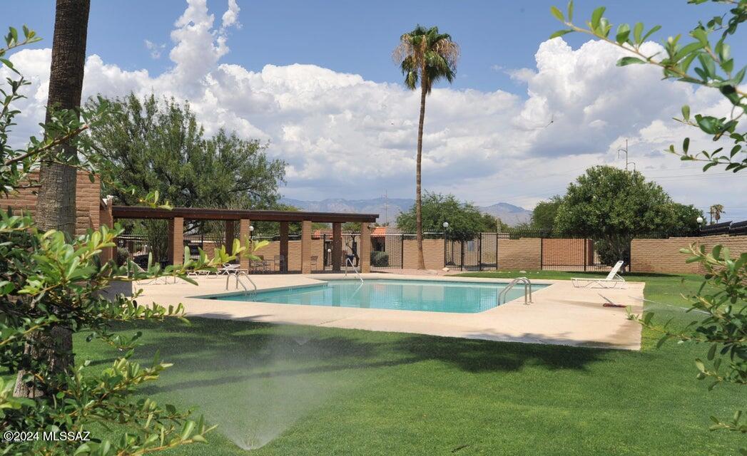 912 S Pantano Road