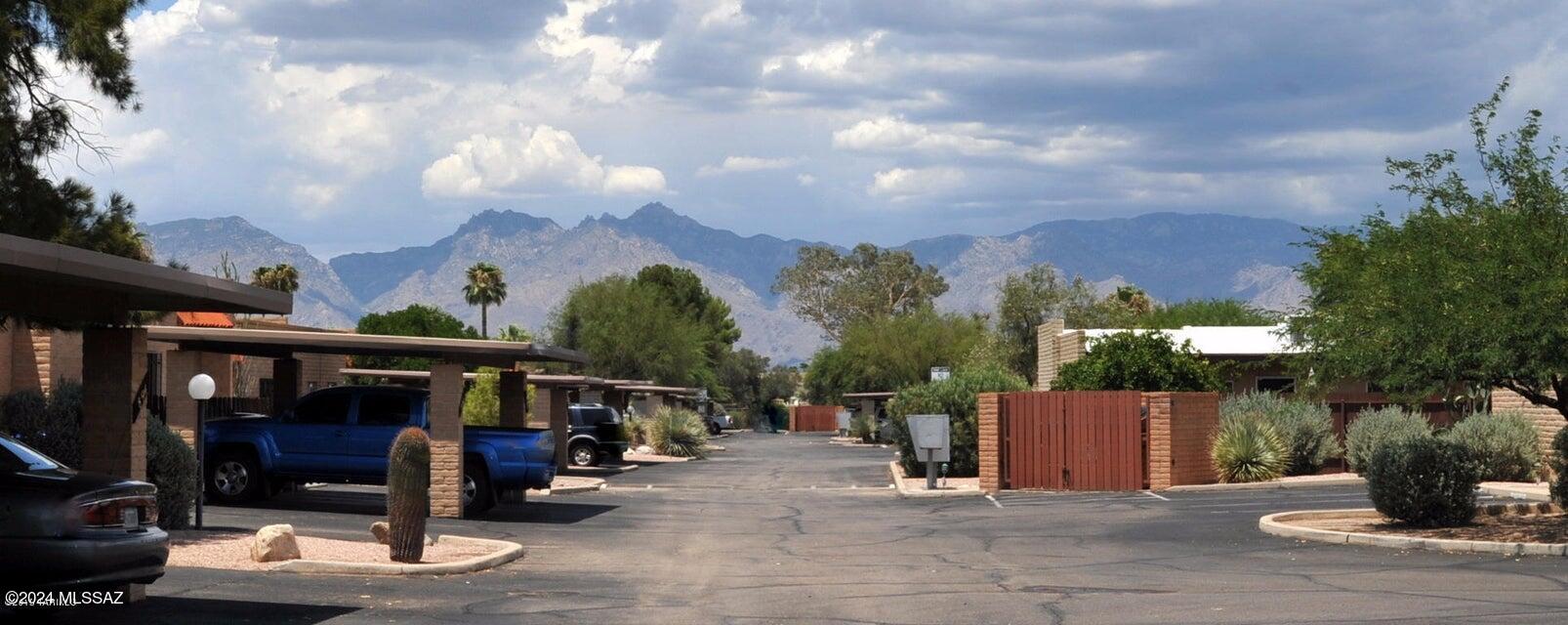 912 S Pantano Road