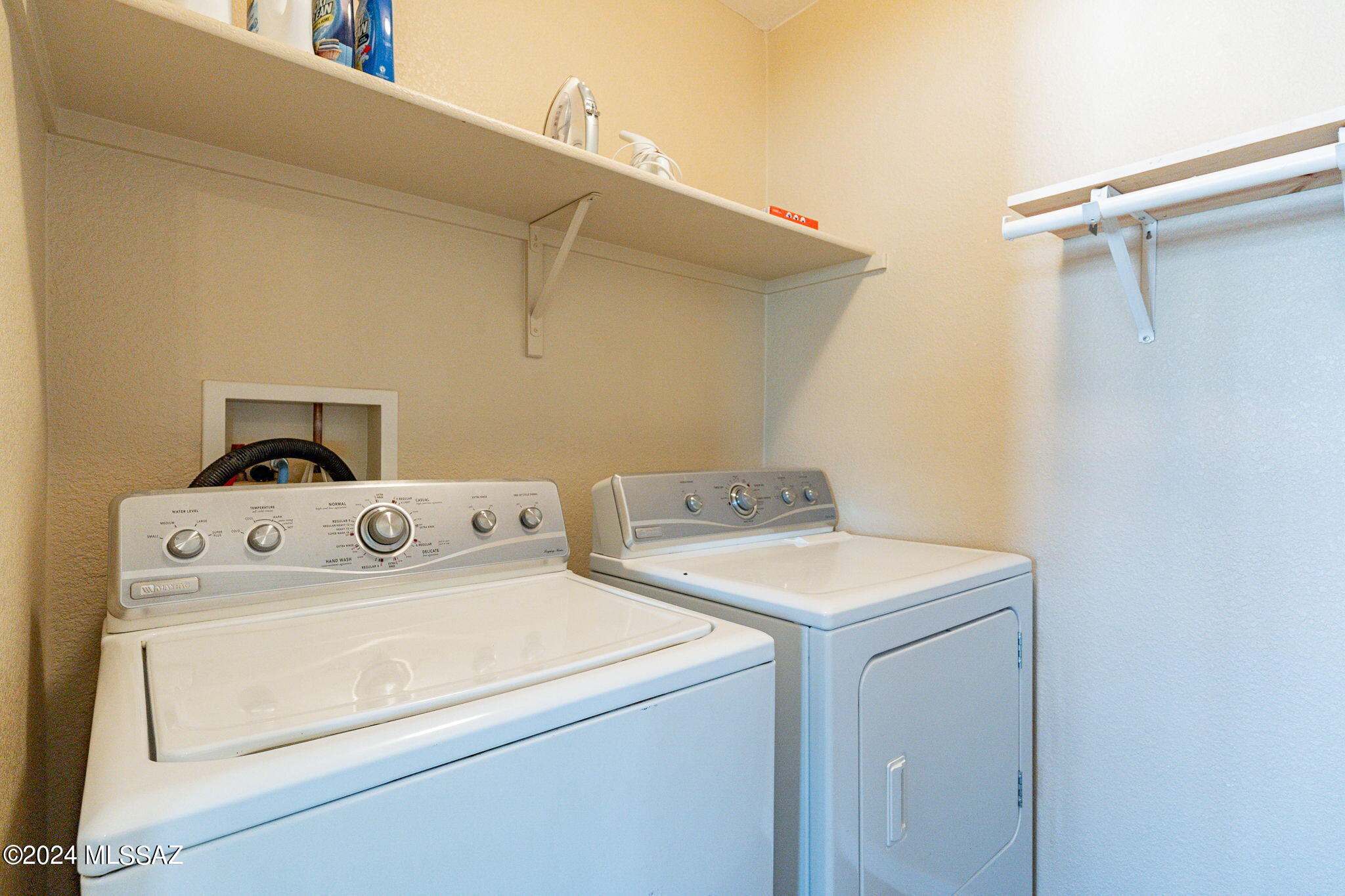 132 W Camino Rio Chiquito