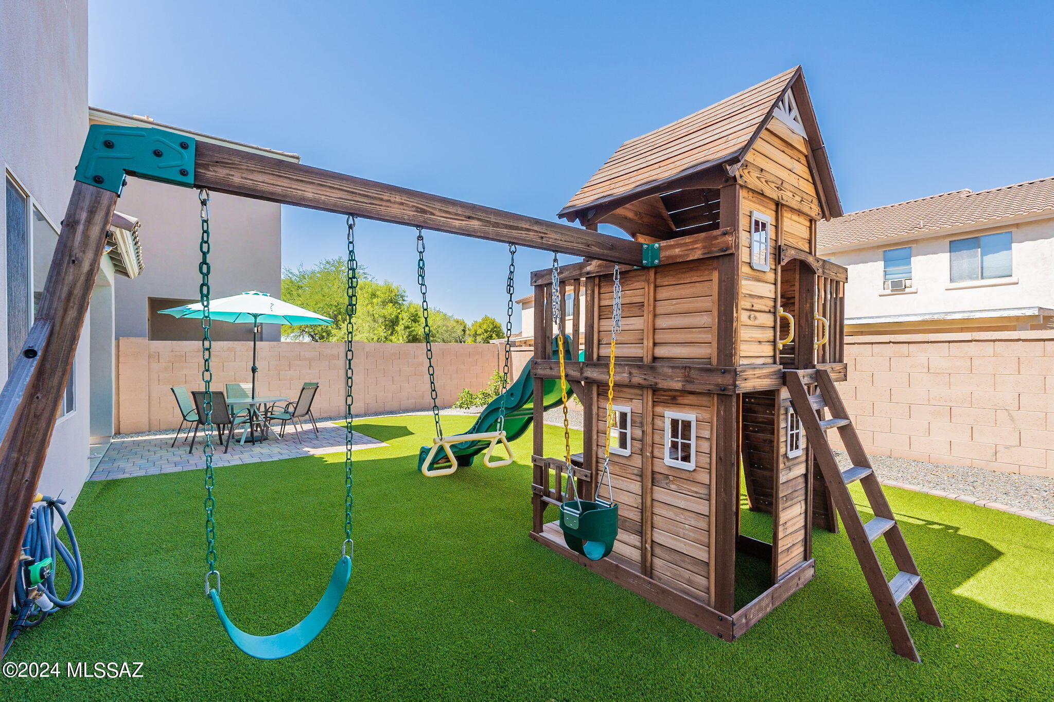 132 W Camino Rio Chiquito